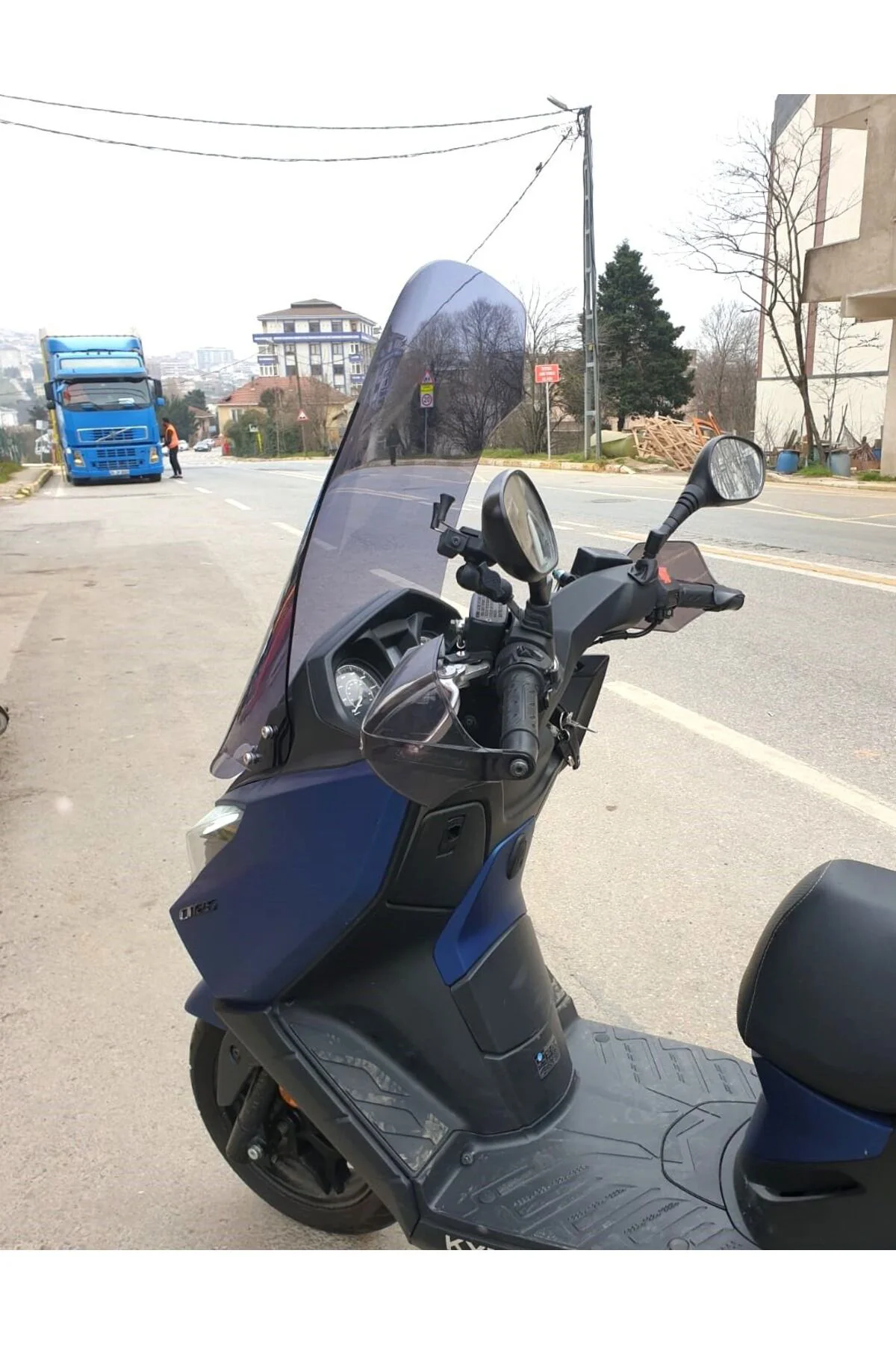 Kymco Xtown CT 250 Ön Cam 2020-2026 Model 83cm Füme Renkli 4mm UZ