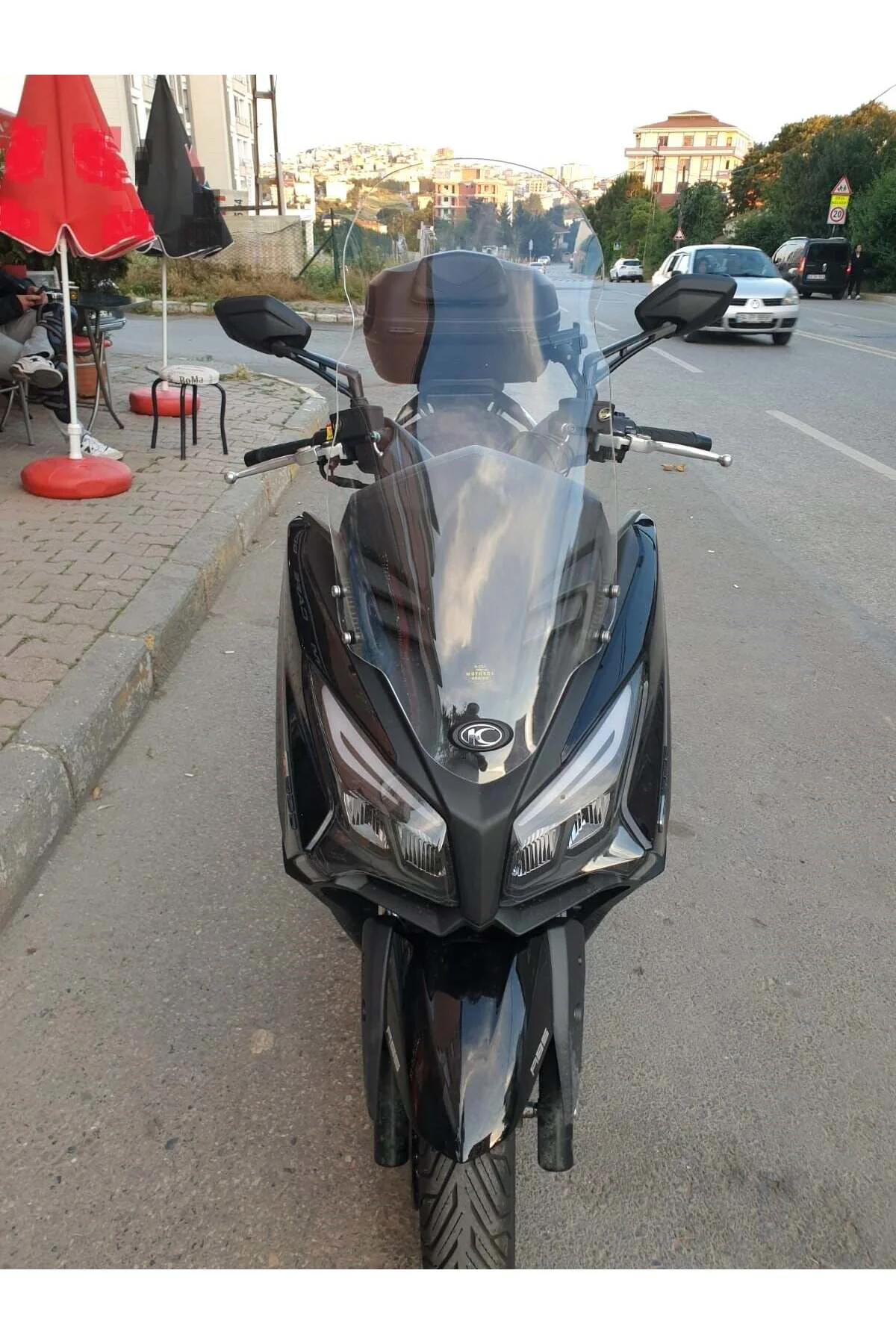 Kymco Xtown CT 250 Ön Cam 2020-2026 Model 83cm Şeffaf Renkli 4mm 