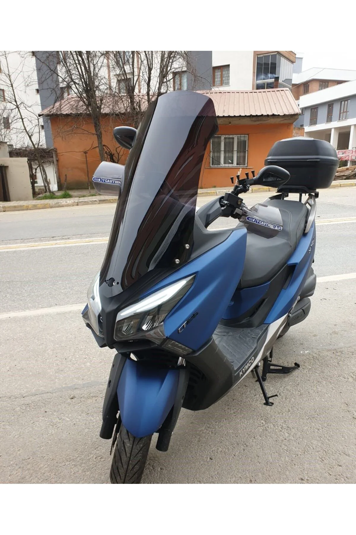 Kymco Xtown CT 250 Ön Cam 2020-2026 Model 83cm Siyah Renkli 4mm y
