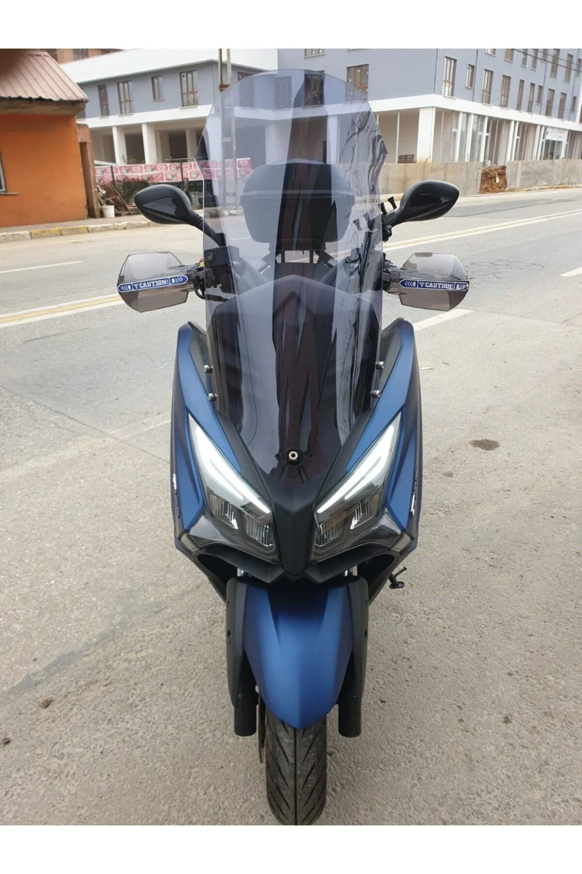 Kymco Xtown CT 250 Ön Cam 2020-2026 Model 83cm Füme Renkli 4mm UZ
