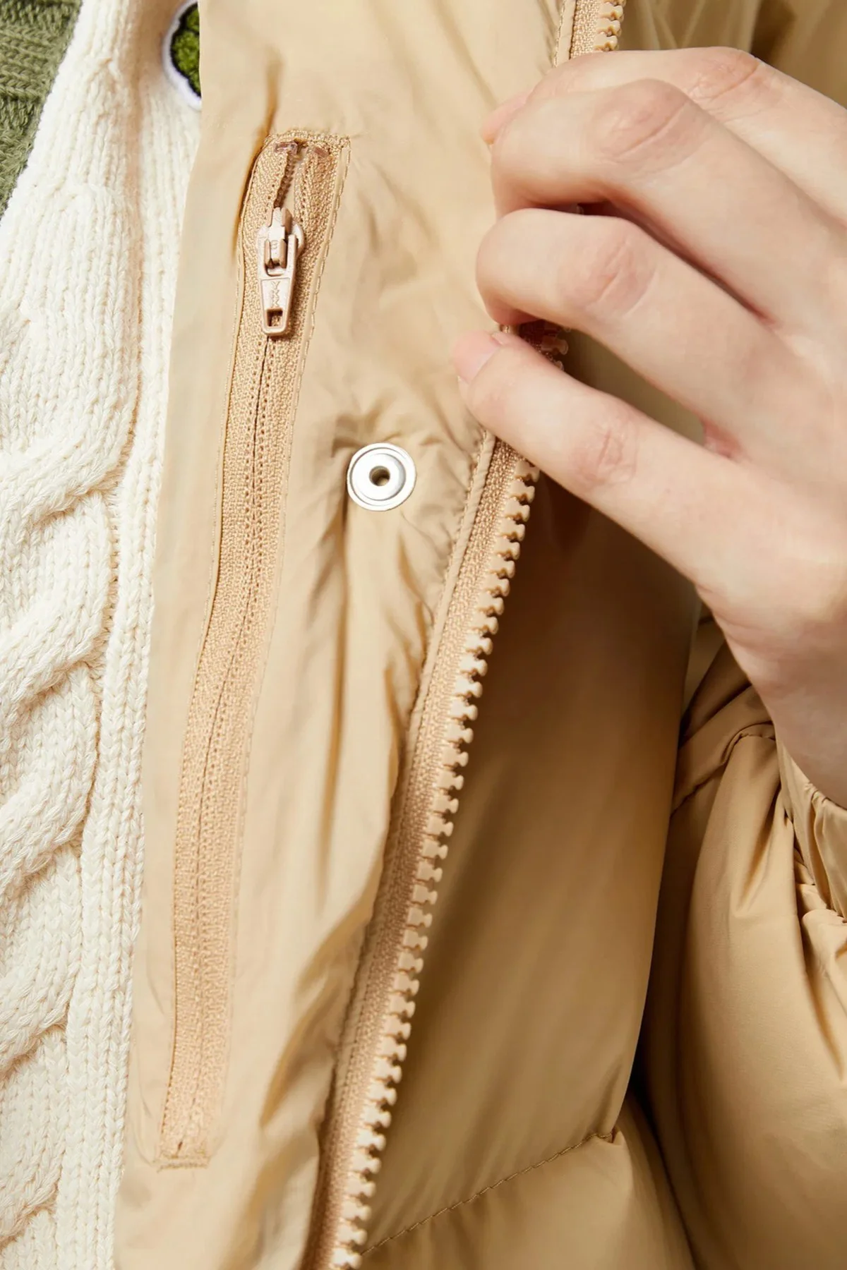 Lacoste Dik Yaka Kapitone Down Fill Jacket Dik Yaka Kapişonlu Kaz Tüyü Kadın Mont Bej