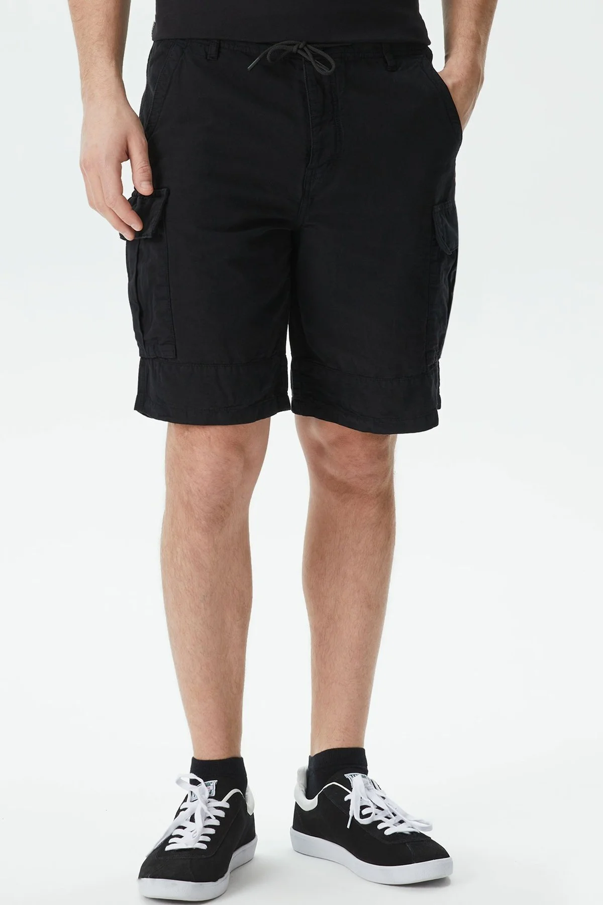 Lacoste Men's Relaxed Fit Black Bermuda Shorts Erkek Kargo Cepli Rahat Kesim Pamuk Keten Şort Siyah Fiyatı, Yorumları ve Özellikleri