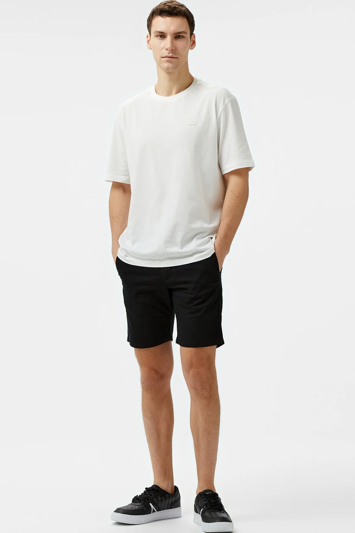 Lacoste Men's Slim Fit Bermuda Shorts Erkek Dar Kesim Keten Bermuda Şort Lacivert Lacoste Men's Slim Fit Bermuda Shorts Erkek Dar Kesim Keten Bermuda Şort Lacivert