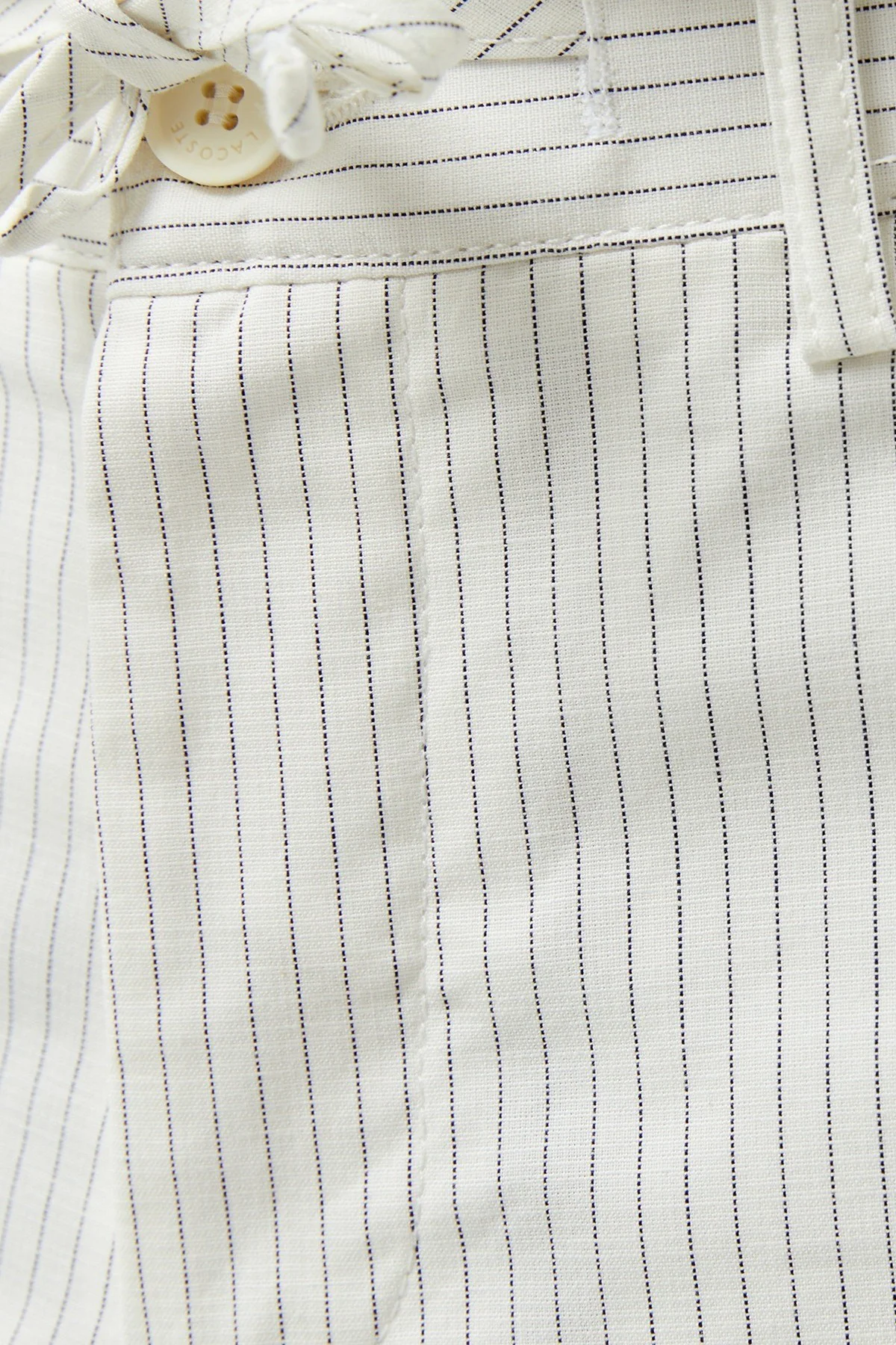 Lacoste Men's Slim Fit Navy Bermuda Shorts Erkek Dar Kesim Pamuk Bermuda Şort Lacivert Fiyatı, Yorumları ve Özellikleri