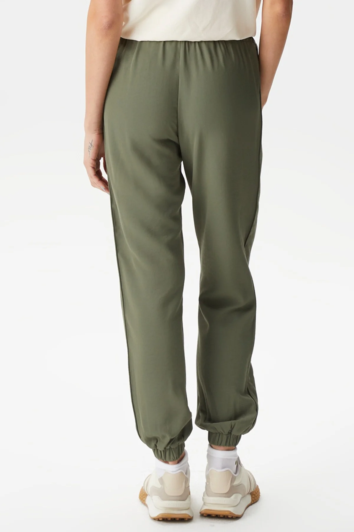 Lacoste Women's Jogger Fit Pant Kadın Dokuma Eşofman Altı Haki Lacoste Women's Jogger Fit Pant Kadın Dokuma Eşofman Altı Haki
