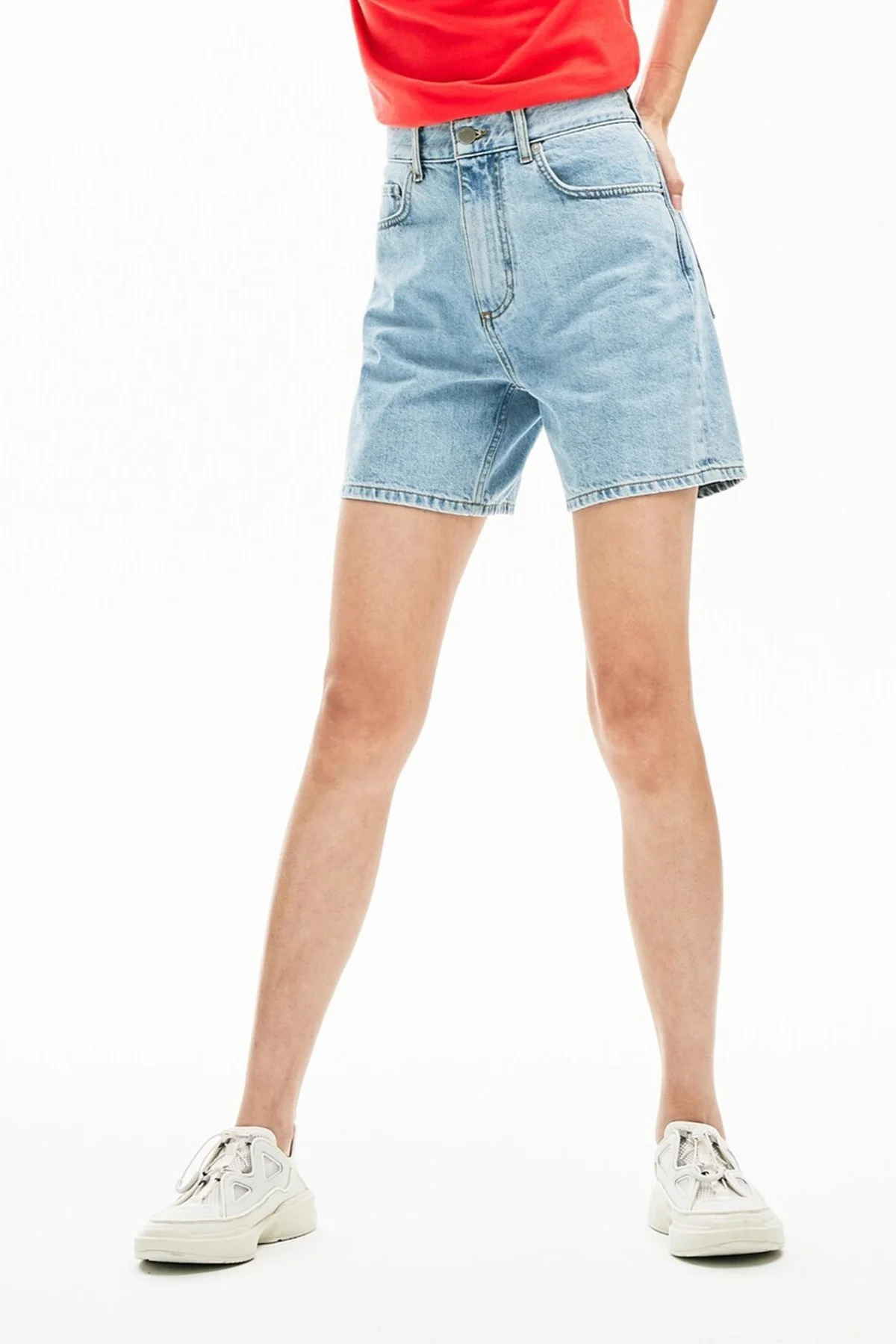 Lacoste Women's Regular Fit Denim Blue Bermuda Jean Shorts Kadın Şort Açık Mavi Lacoste Women's Regular Fit Denim Blue Bermuda Jean Shorts Kadın Şort Açık Mavi Fiyatı, Yorumları ve Özellikleri