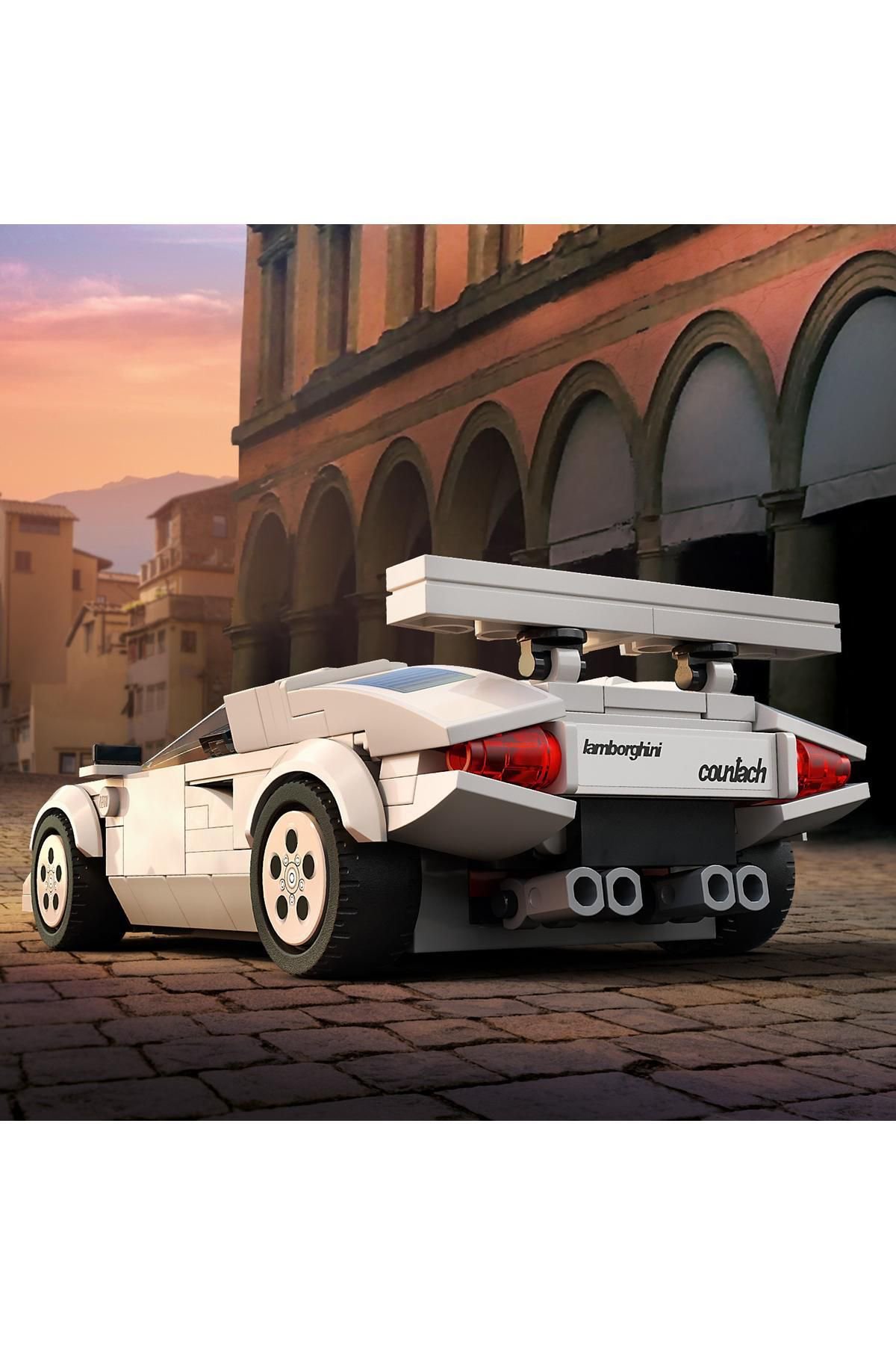 LAMBORGHİNİ COUNTACH LEGO ARAÇ