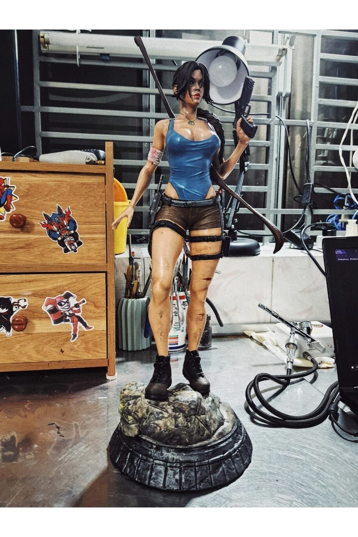 Lara Croft Tomb Rider Boyalı Figür 25 cm Dev Boy