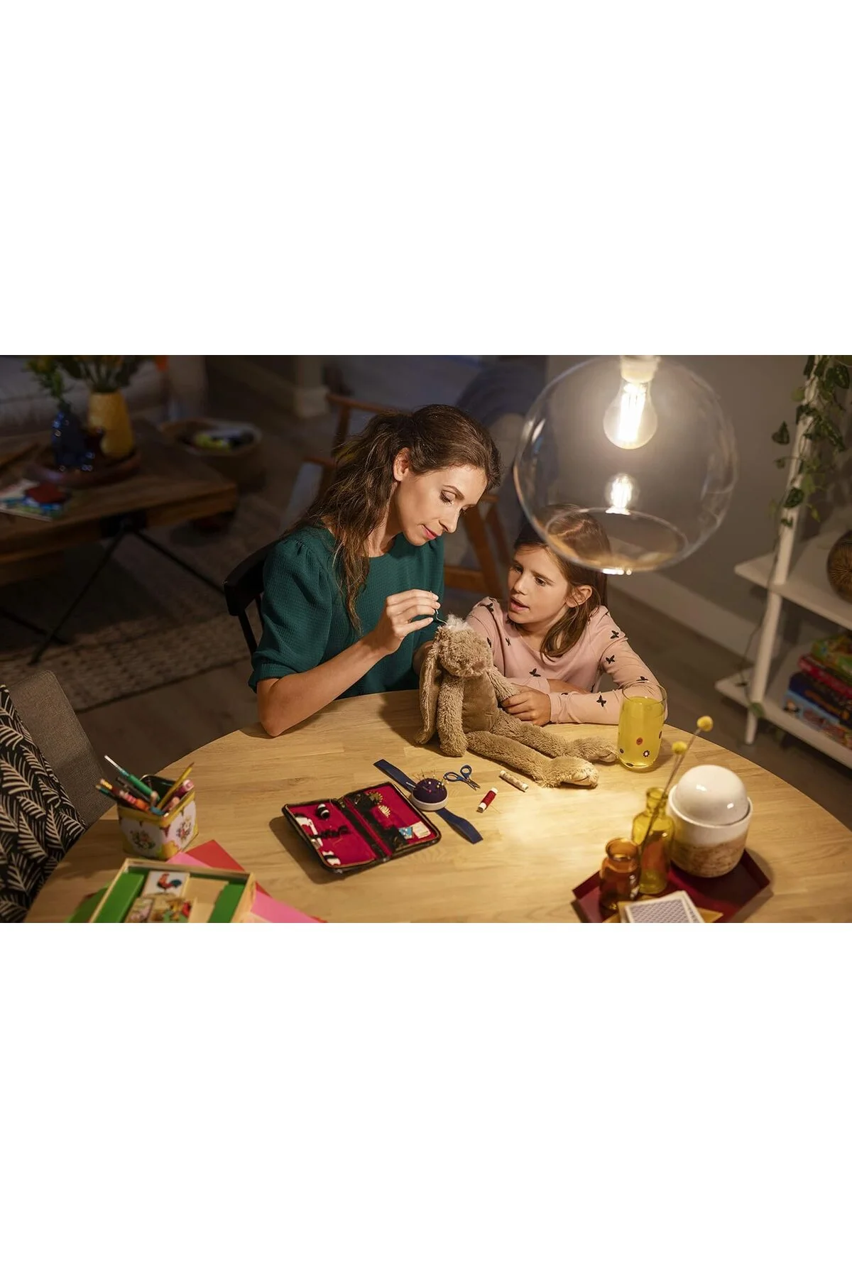 LED Classic 40W B35 Led Mum Filament Ampul, 2700K Beyaz Işık, E14 İnce Duy, Dim Edilmez, 2'li Ekopak LED Classic 40W B35 Led Mum Filament Ampul, 2700K Beyaz Işık, E14 İnce Duy, Dim Edilmez, 2'li Ekopak
