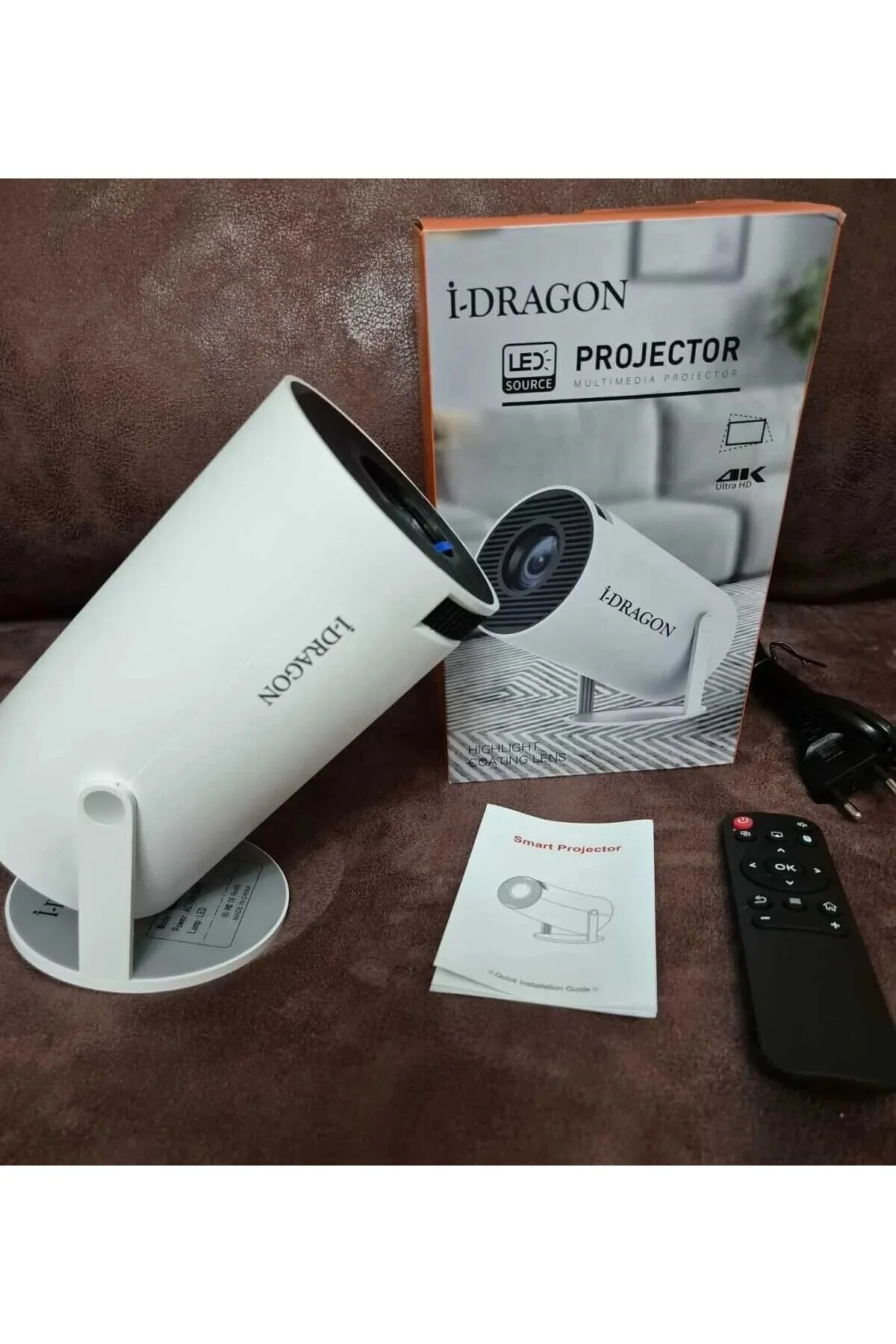 LED FULL HD projeksiyon cihazı 1280x720 çözünürlük 200 ansilümen 3000:1 kontrast beyaz