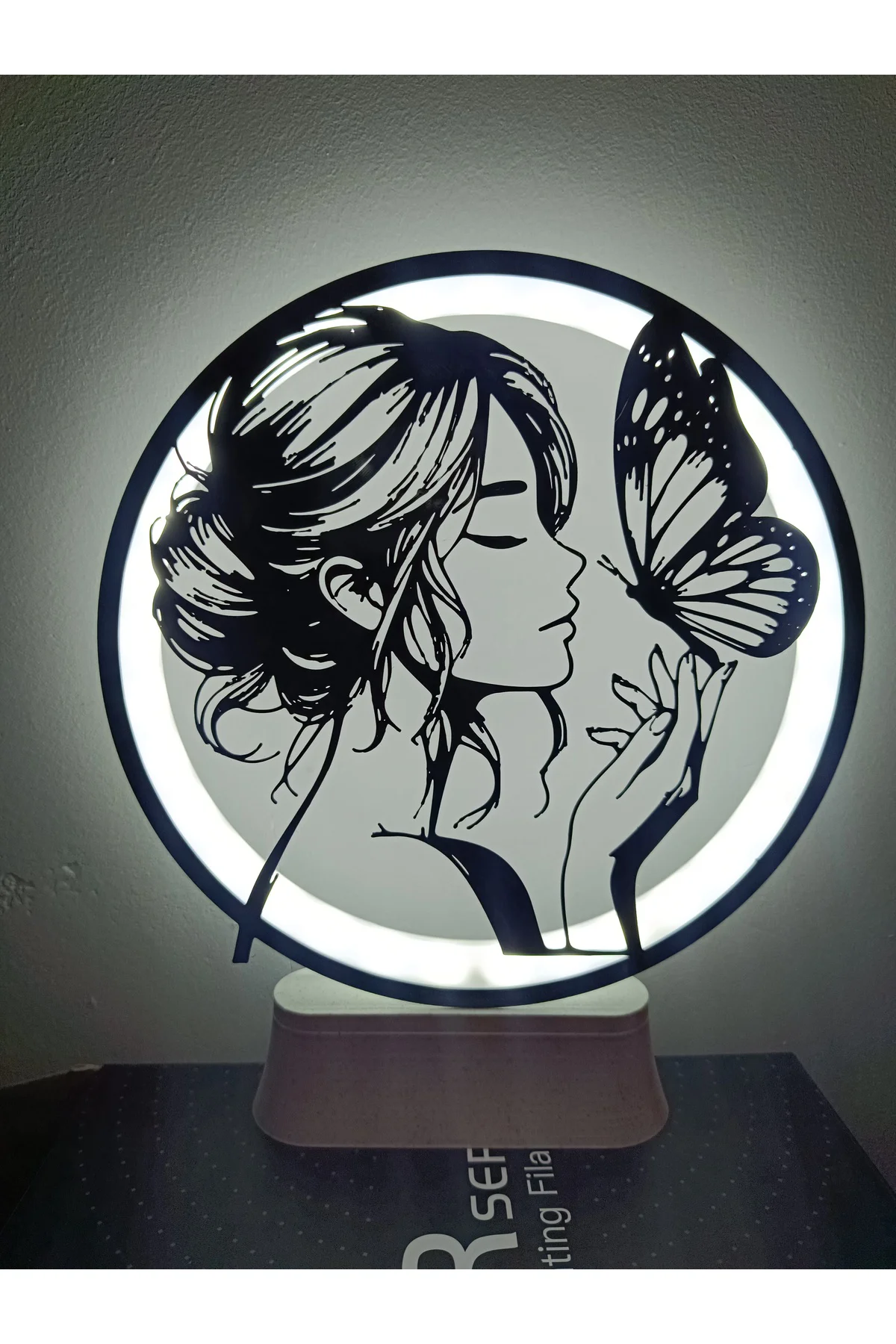 LED IŞIKLI KELEBEK KADIN