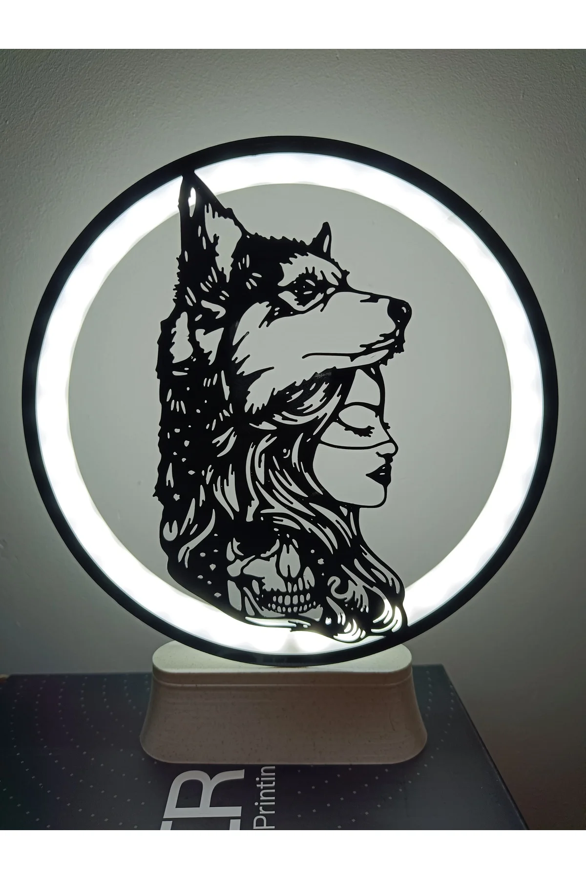 LED IŞIKLI KURT KADIN