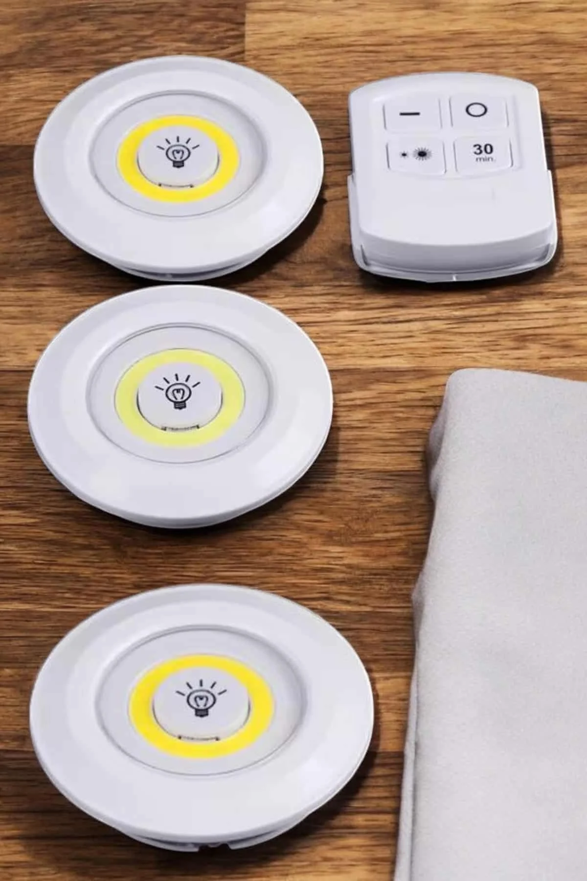 Led Lamba 3'Lü Uzaktan Kumandalı Yapışkanlı Beyaz Işık Led Lamba 3'Lü Uzaktan Kumandalı Yapışkanlı Beyaz Işık - Görsel 4