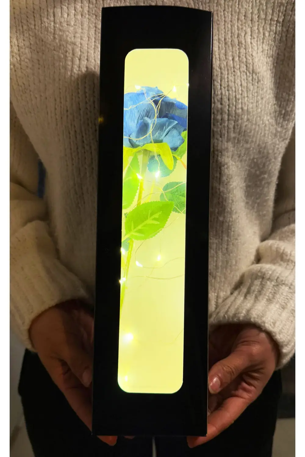 Ledli Kutuda Lacivert Kadife Gül Dogum Gunu Hediyesi Sevgiliye he