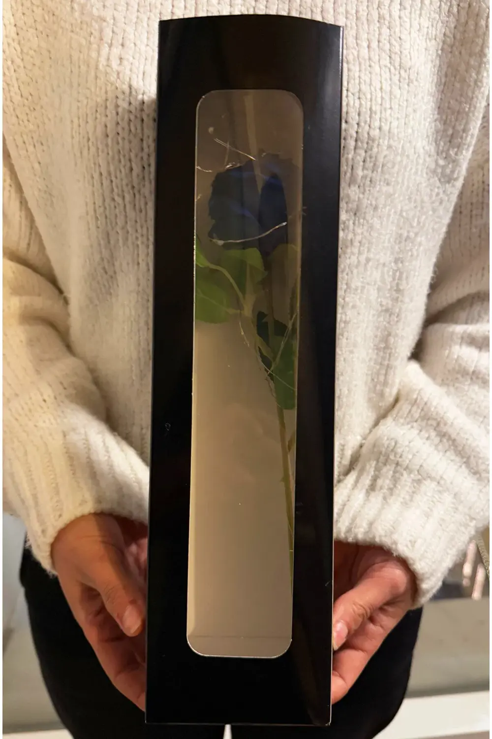 Ledli Kutuda Lacivert Kadife Gül Dogum Gunu Hediyesi Sevgiliye he