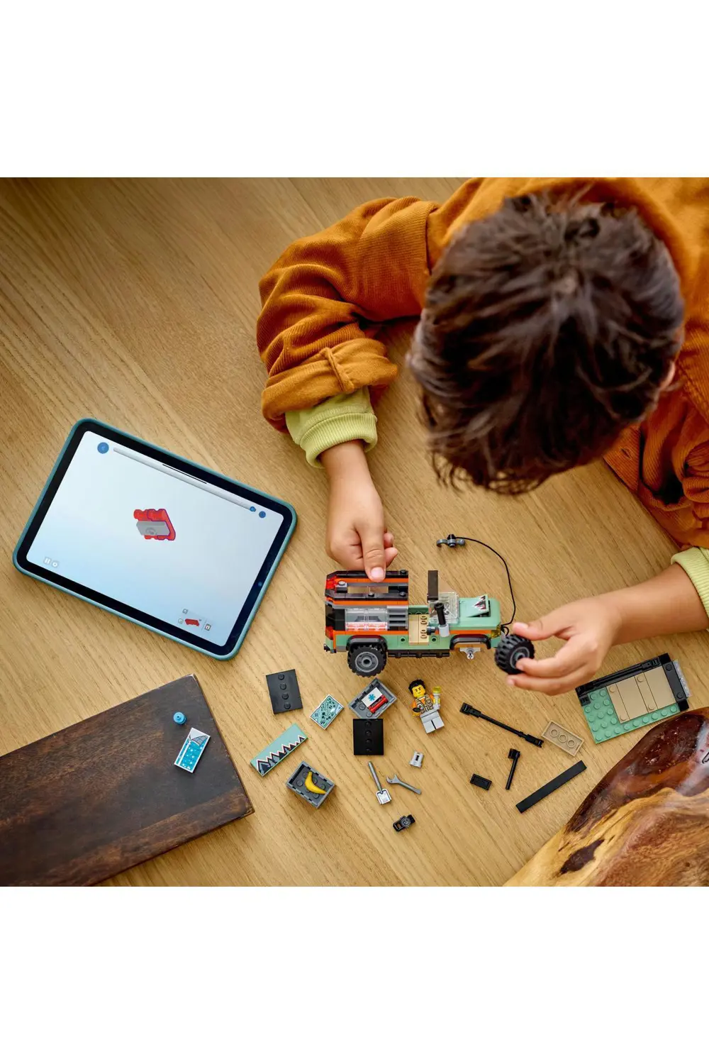 LEGO CİTY 4*4 ARAZİ DAĞ ARABASI