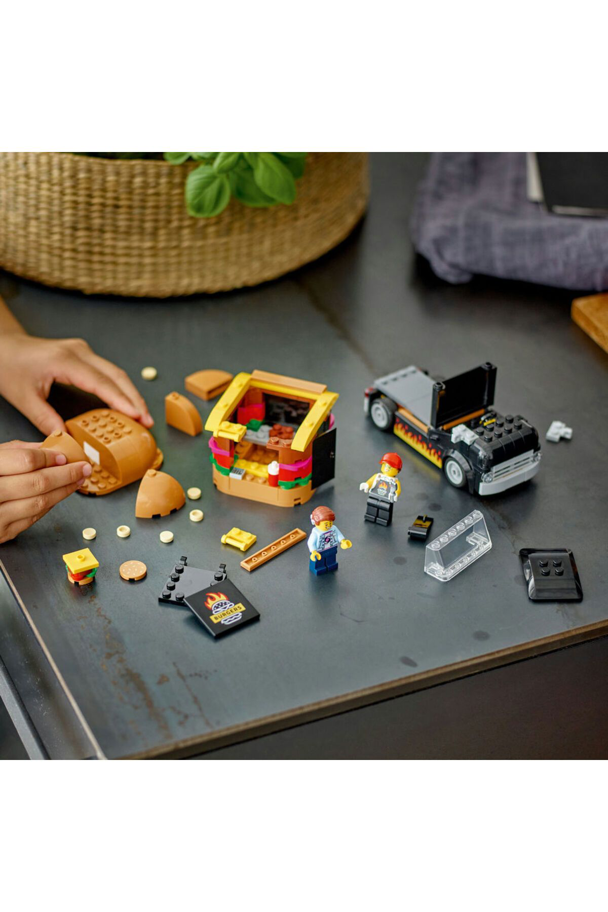 BURGER TRUCK LEGO