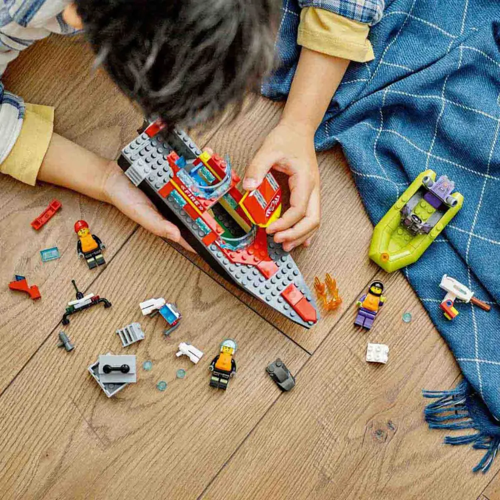LEGO City İtfaiye Kurtarma Teknesi 60373 LEGO City İtfaiye Kurtarma Teknesi 60373