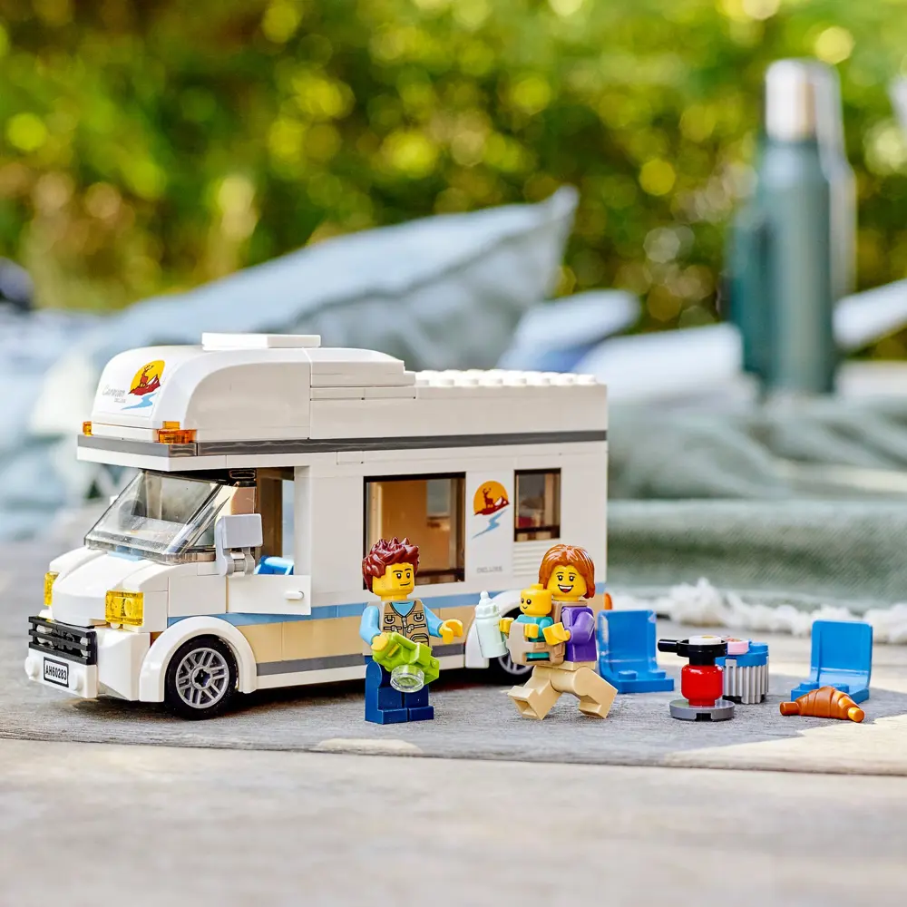 LEGO® City Tatilci Karavanı 60283 LEGO® City Tatilci Karavanı 60283