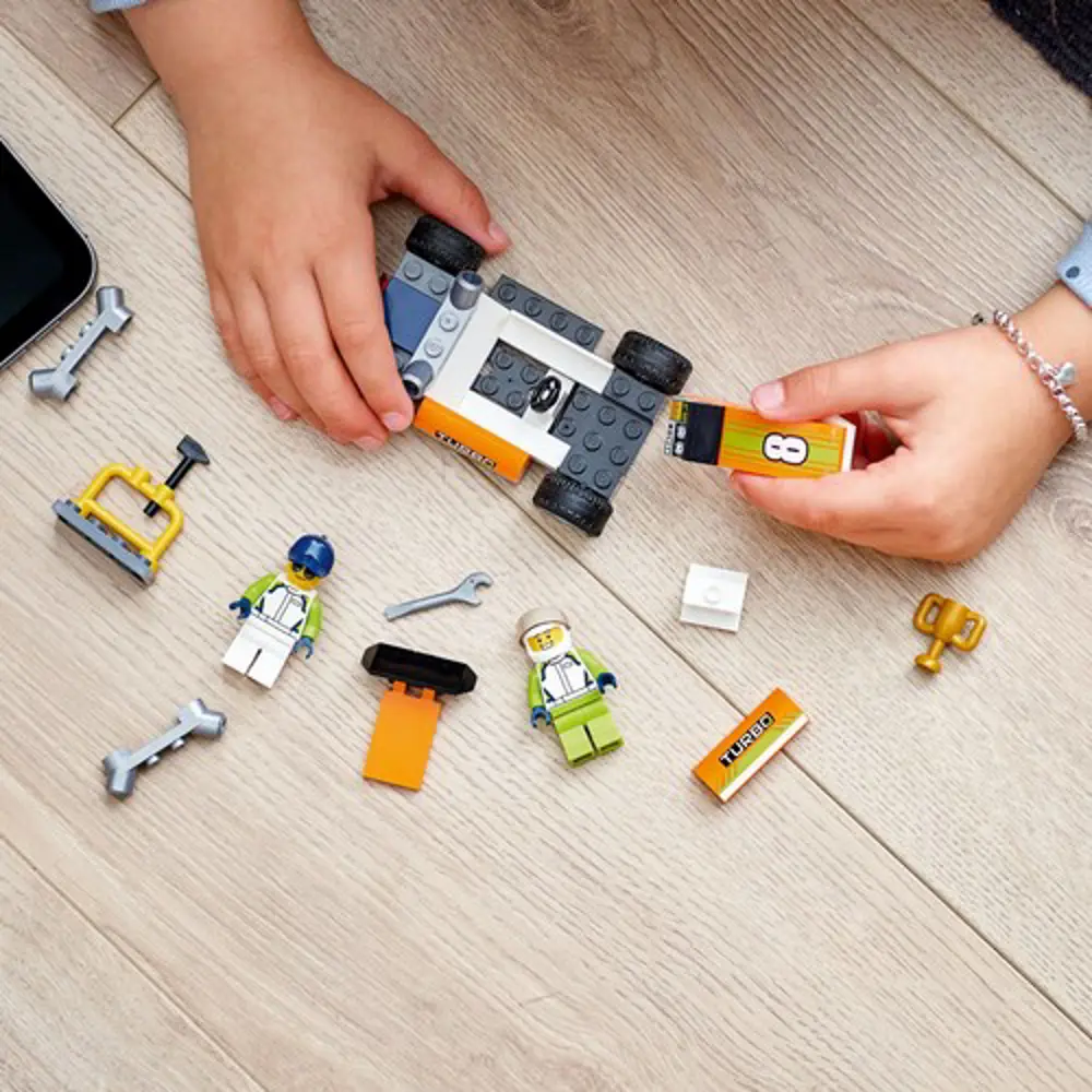 LEGO® City Yarış Arabası 60322 LEGO® City Yarış Arabası 60322