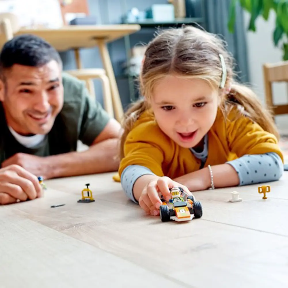 LEGO® City Yarış Arabası 60322 LEGO® City Yarış Arabası 60322