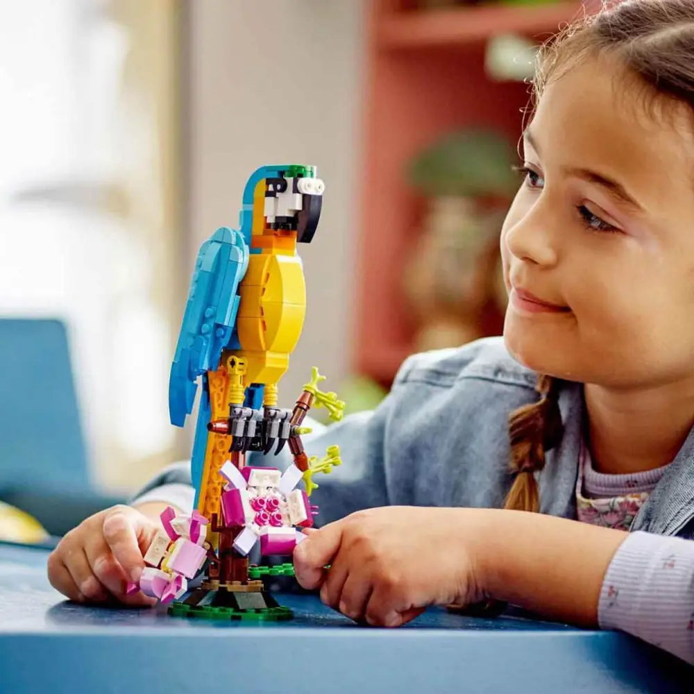 LEGO Creator Egzotik Papağan 31136