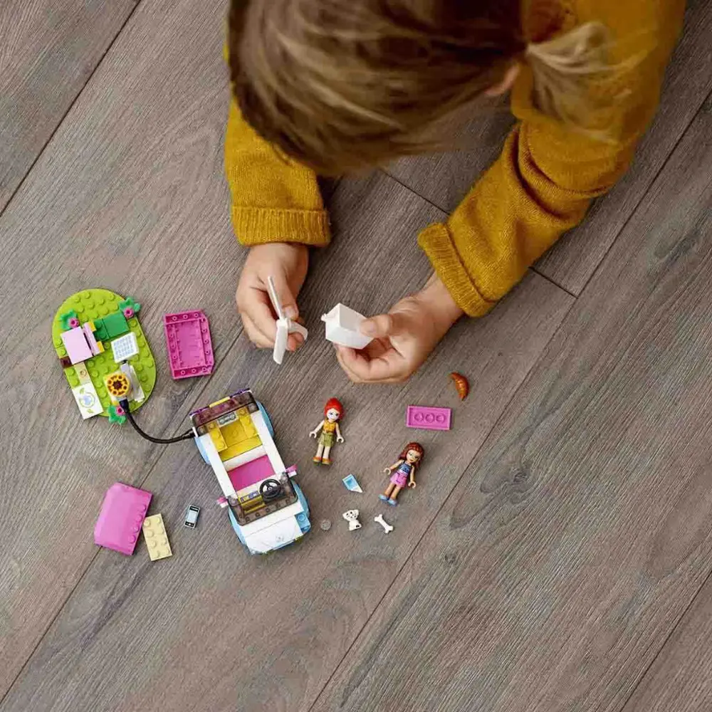 LEGO Friends Olivia'nın Elektrikli Arabası 41443