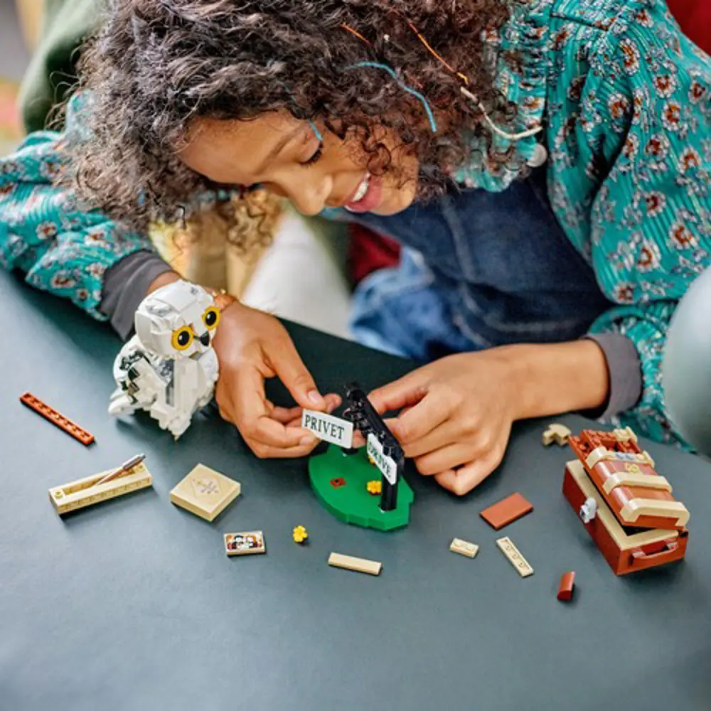 Lego Harry Potter Hedwig, Privet Drive 4 Numara 76425