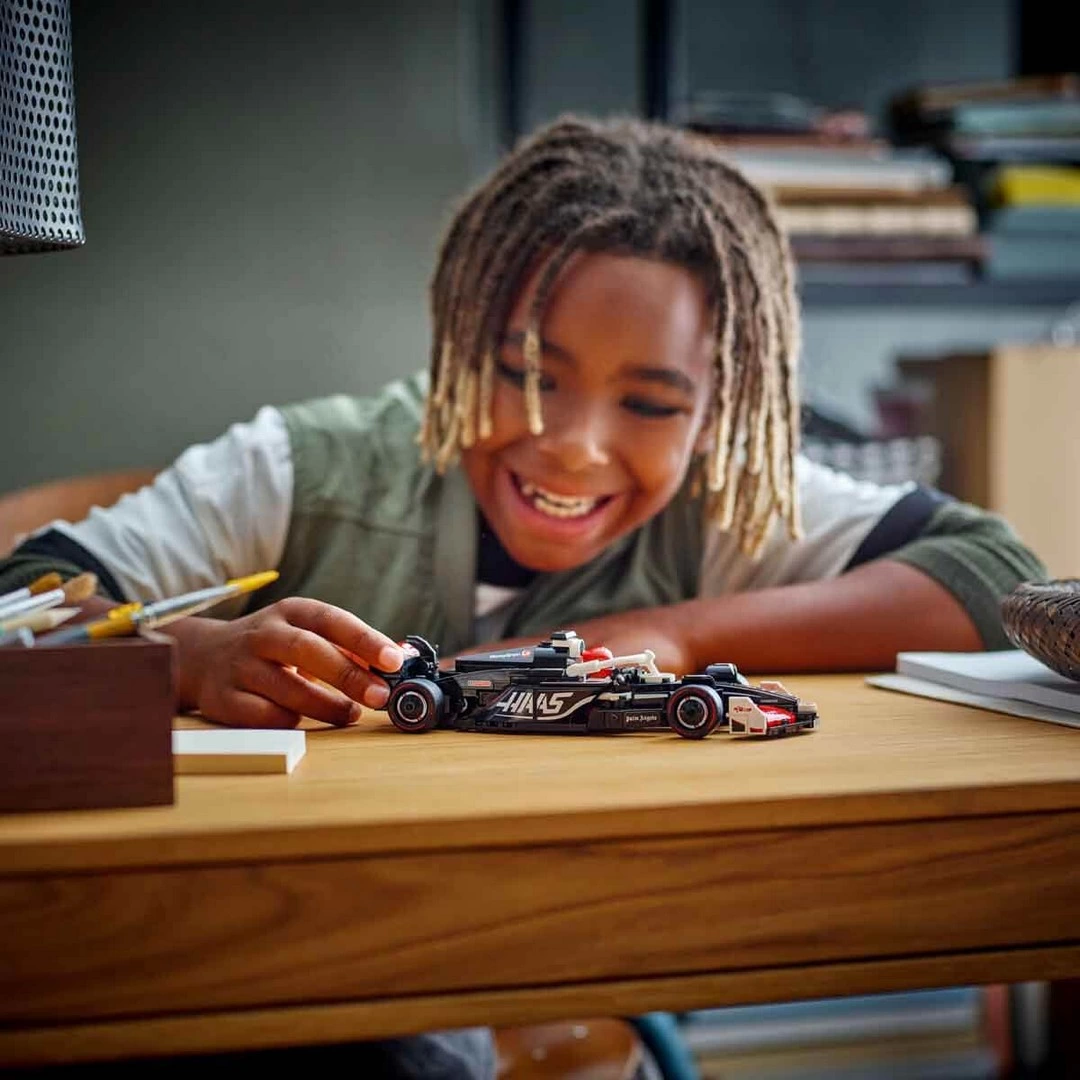 LEGO Speed Champions MoneyGram Haas F1 Team VF-24 Yarış Arabası 7