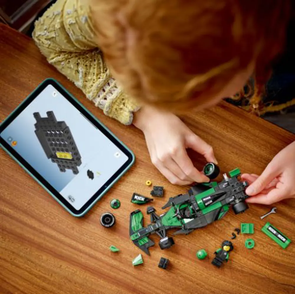 LEGO SPEED CHAMPIONS 77247 KICK SAUBER F1 C44-4 LEGO SPEED CHAMPIONS 77247 KICK SAUBER F1 C44-4