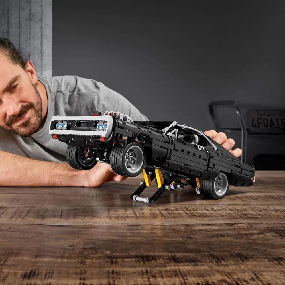 LEGO Technic Dom'un Dodge Charger'ı - Araba Seven Yetişkinler içi