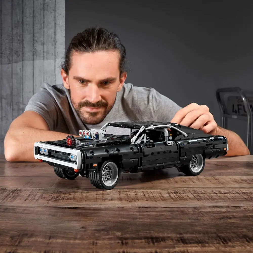 LEGO Technic Dom'un Dodge Charger'ı - Araba Seven Yetişkinler içi