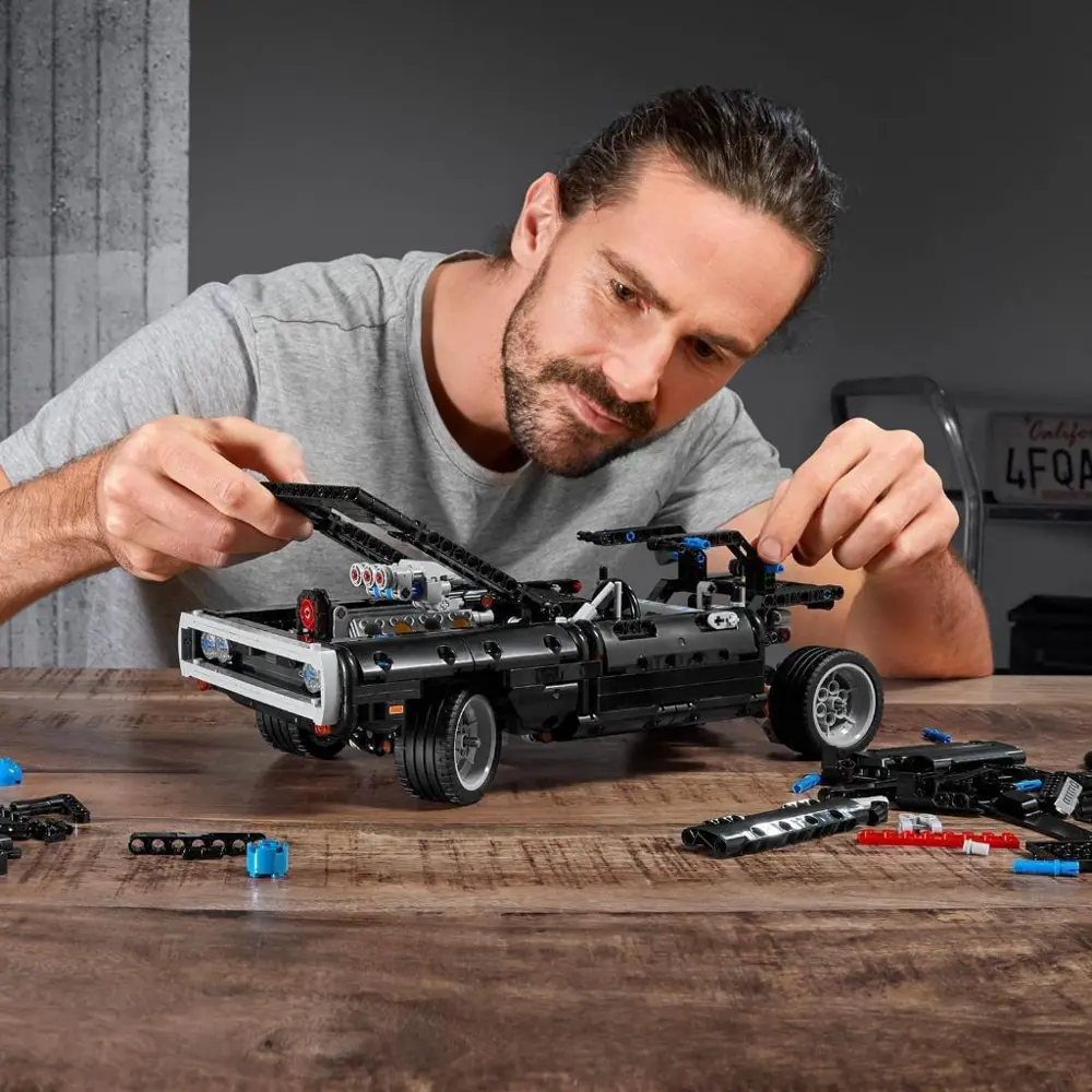 LEGO Technic Dom'un Dodge Charger'ı - Araba Seven Yetişkinler içi