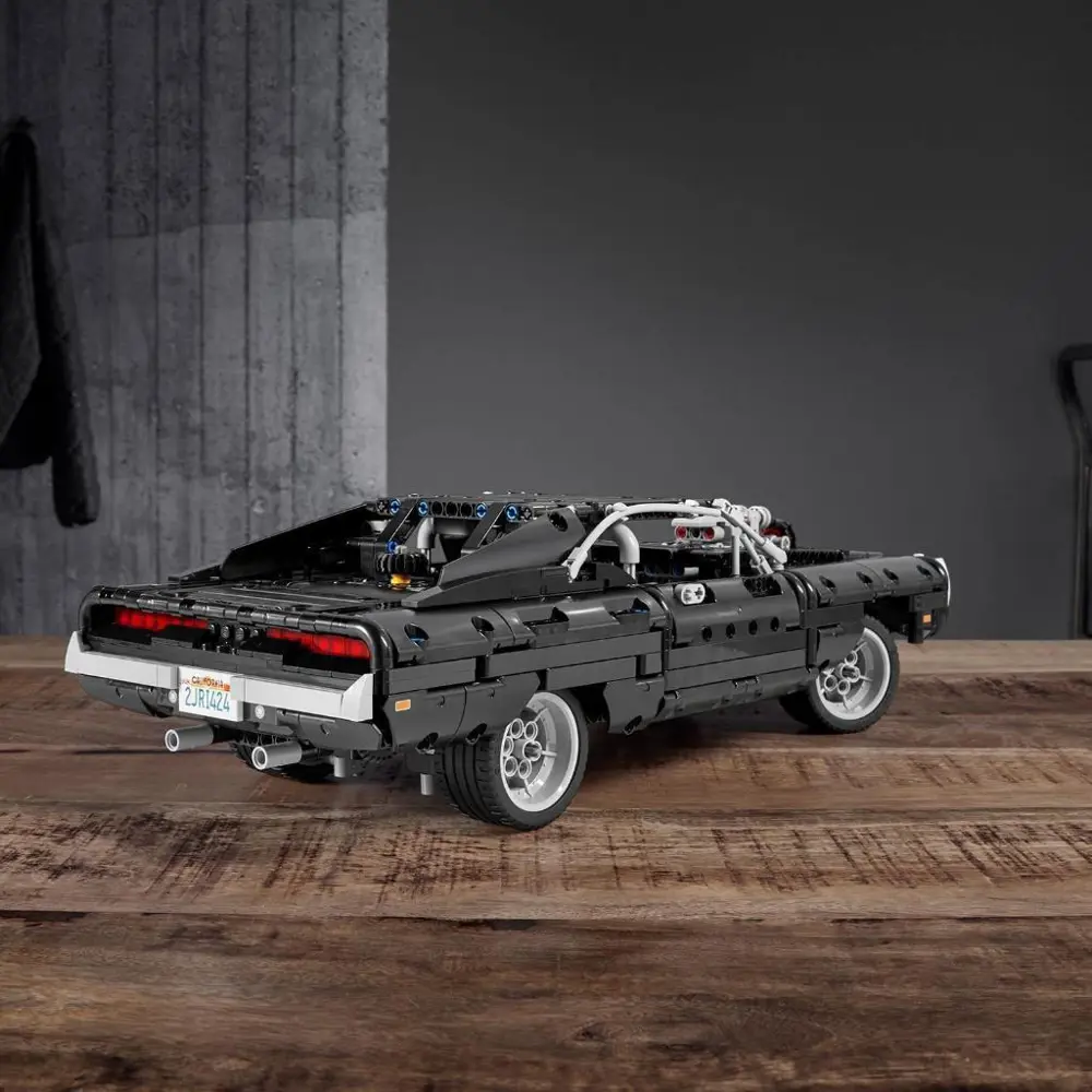 LEGO Technic Dom'un Dodge Charger'ı - Araba Seven Yetişkinler içi