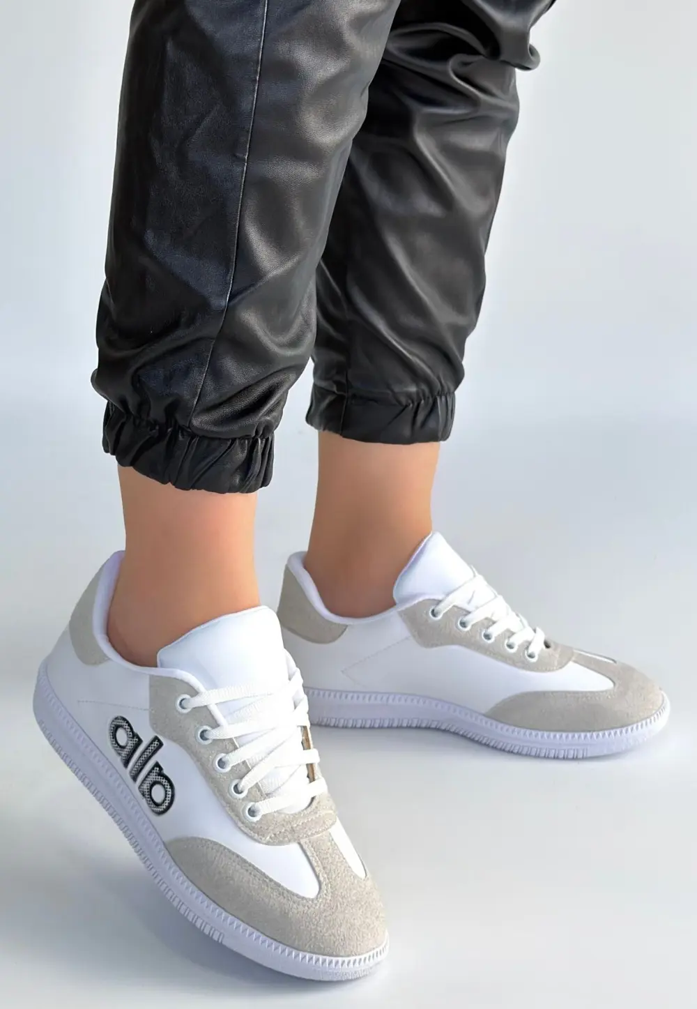 Lendo Beyaz Cilt Bağcıklı Spor Ayakkabı