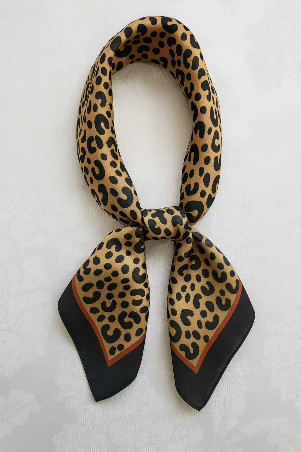Leopar Desenli Kahve Rengi Şık Kaymaz Kaydırmaz Bandana Fular Eşarp zebra kahverenk