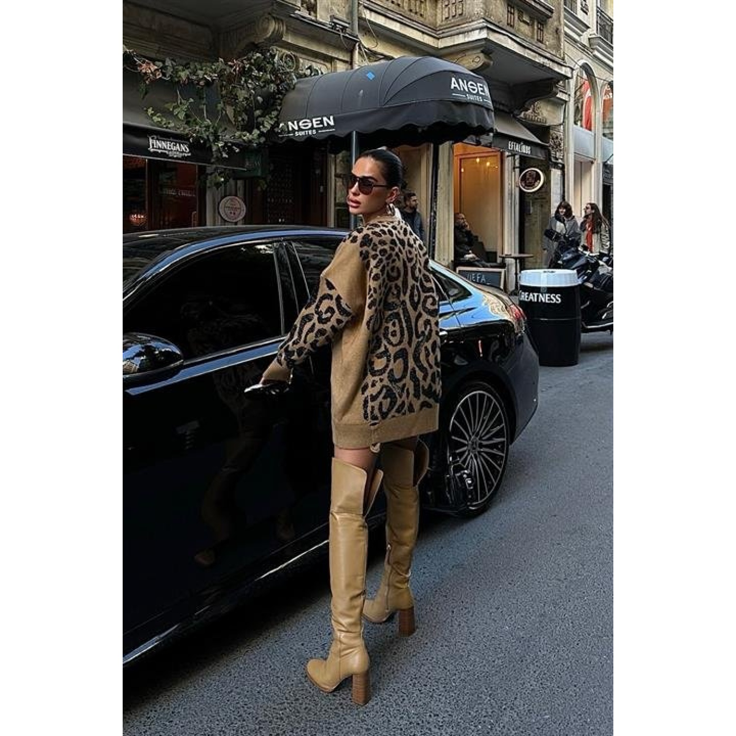 Leopar Lucky Life Kadın Desenli Yırtık Detaylı Kazak
