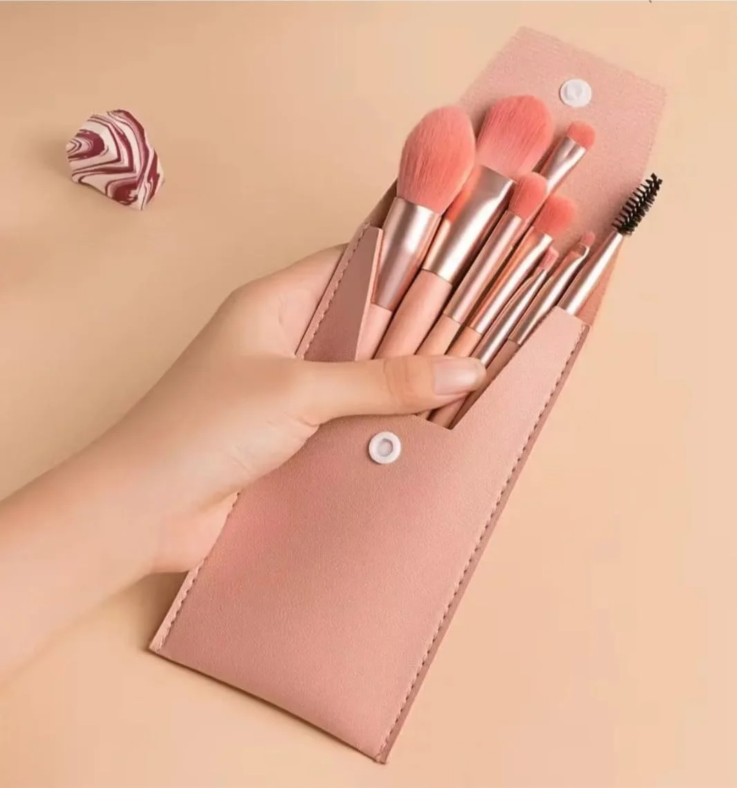 Lexroo 8'li Profesyonel Makyaj Fırça Seti, Rose Gold, Seyahat Çantalı, Göz Ve Yüz Makyajı İçin Lexroo 8'li Profesyonel Makyaj Fırça Seti, Rose Gold, Seyahat Çantalı, Göz Ve Yüz Makyajı İçin