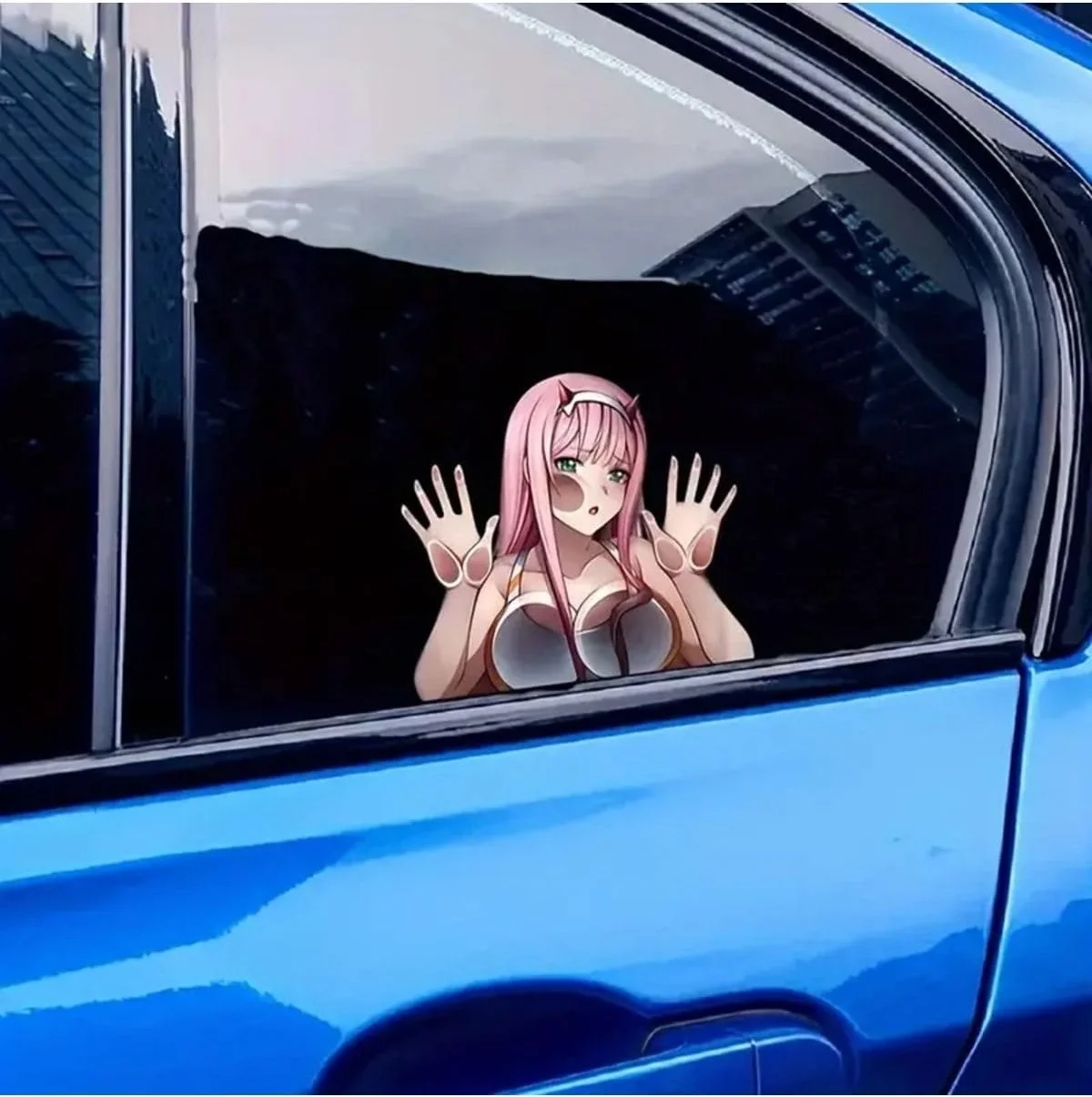 Lexroo Anime Kız Sticker Laptop,araba, Motor Sticker Çok Renkli Lexroo Anime Kız Sticker Laptop,araba, Motor Sticker Çok Renkli
