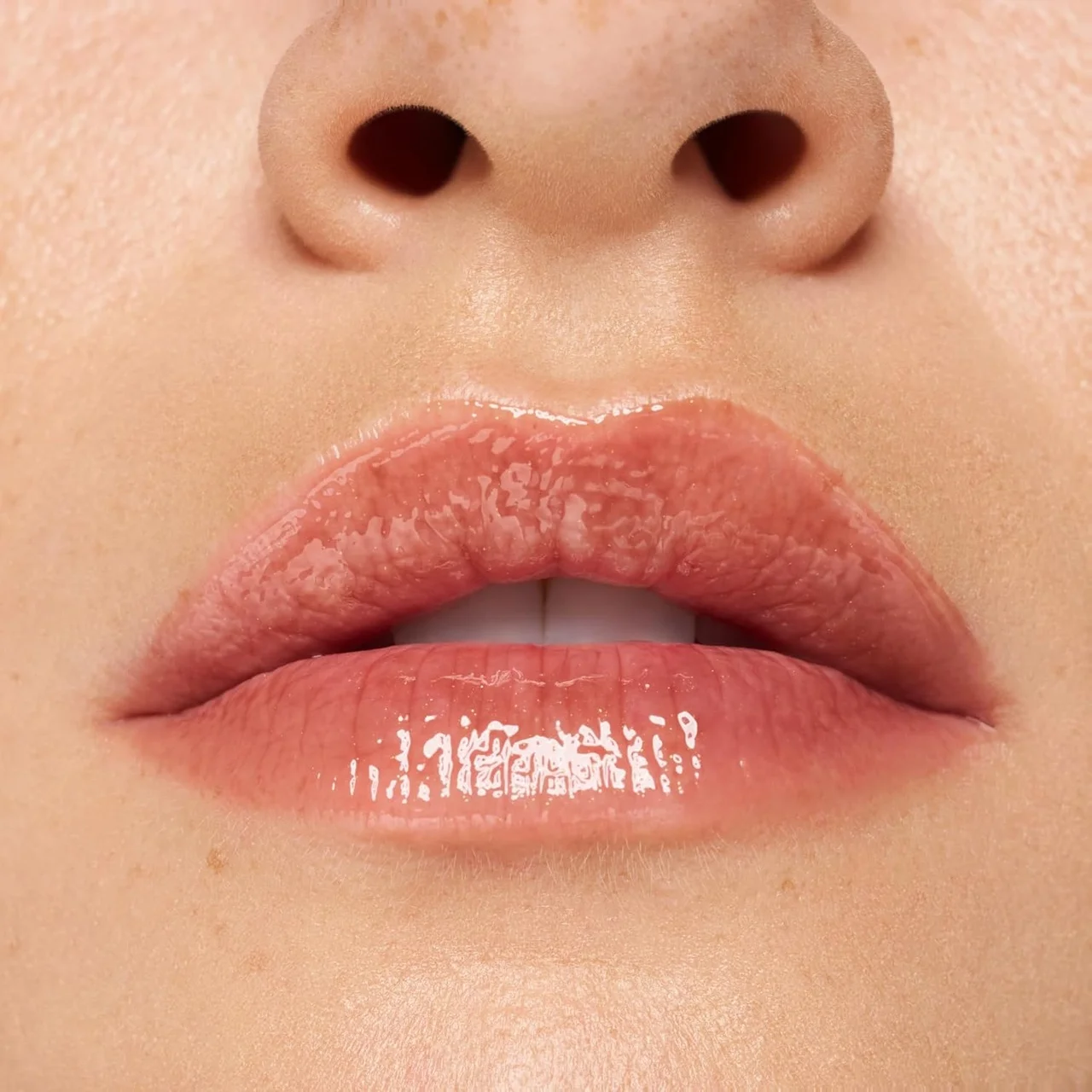 Lexroo Choco Bomb Parlak Lip Gloss Dudak Parlatıcısı 01 Lexroo Choco Bomb Parlak Lip Gloss Dudak Parlatıcısı 01