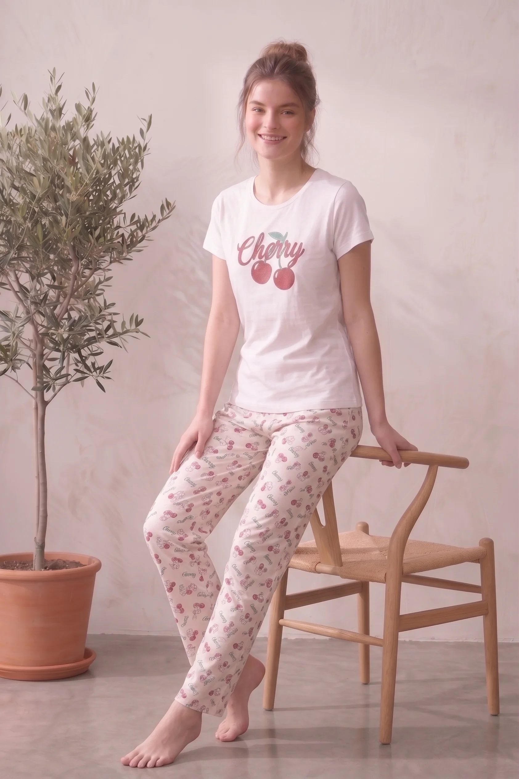 Likralı Desenli Kısa Kollu Yazlık Rahat ve Esnek Pijama Takımı, Beyaz, M Likralı Desenli Kısa Kollu Yazlık Rahat ve Esnek Pijama Takımı, Beyaz, M Fiyatı, Yorumları ve Özellikleri