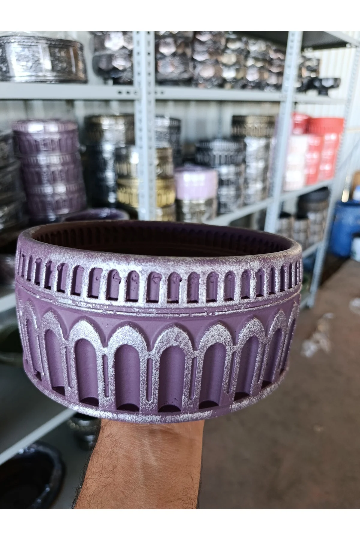 Lila-Mor Gümüş Detaylı Roma Saksı 21*11 cm ve Para Çiçeği