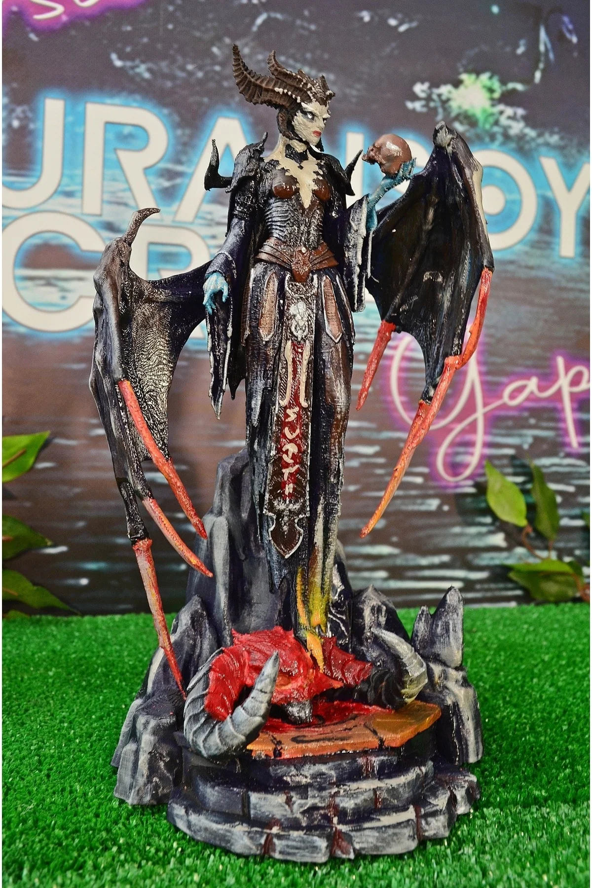 Lilith Diablo IV Zaferin Ardından Boyalı Figür 25 CM (BÜYÜK BOY)