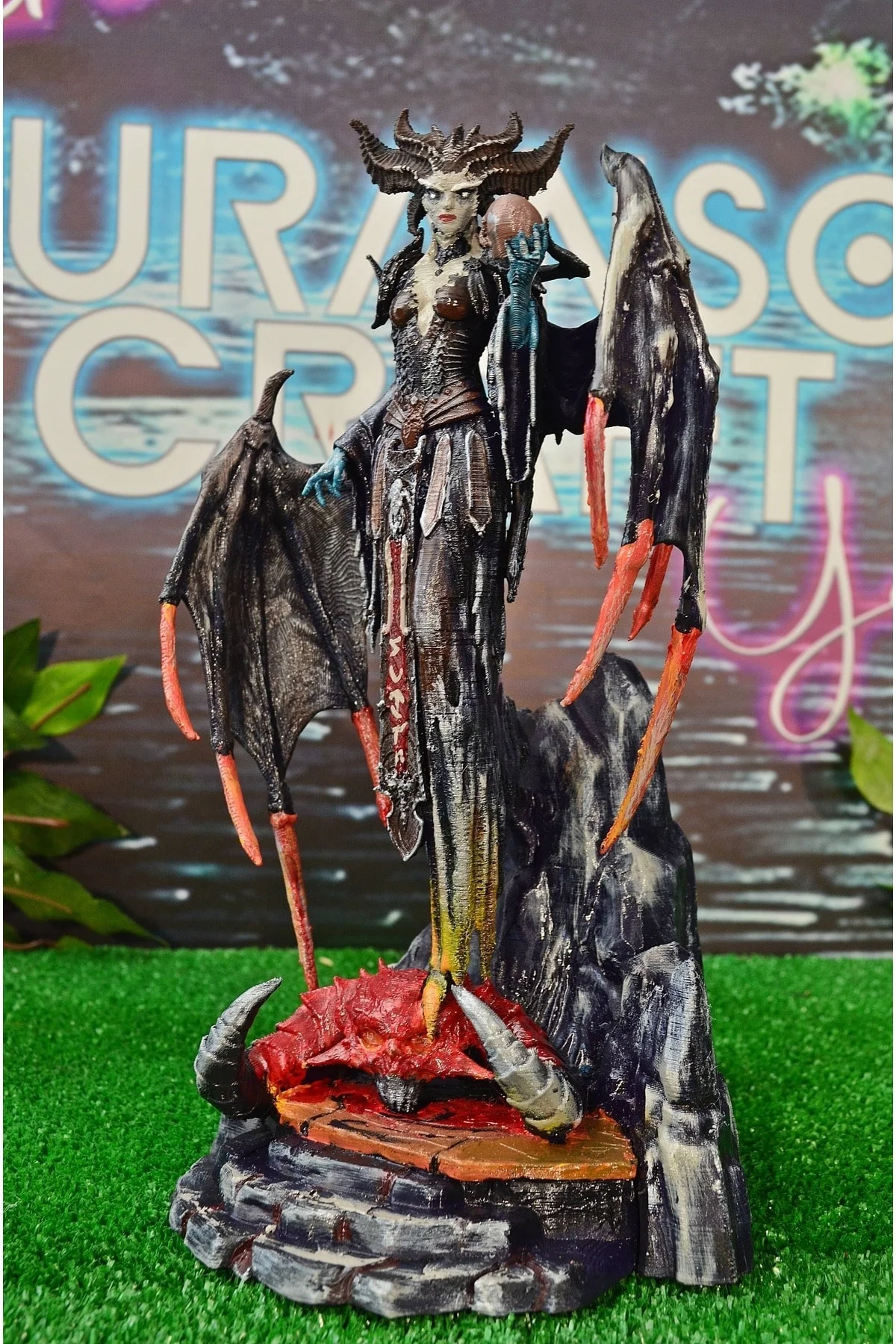 Lilith Diablo IV Zaferin Ardından Boyalı Figür 25 CM (BÜYÜK BOY)