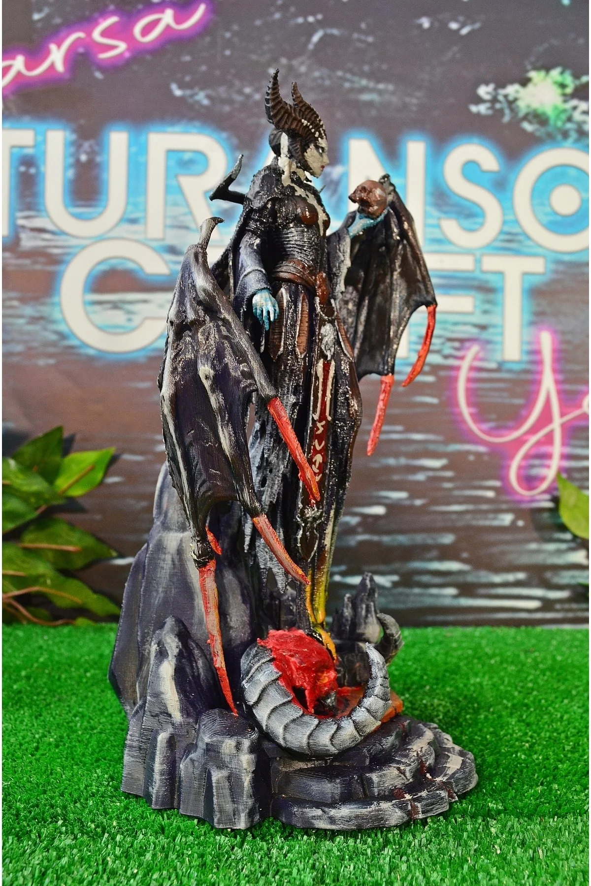 Lilith Diablo IV Zaferin Ardından Boyalı Figür 25 CM (BÜYÜK BOY)