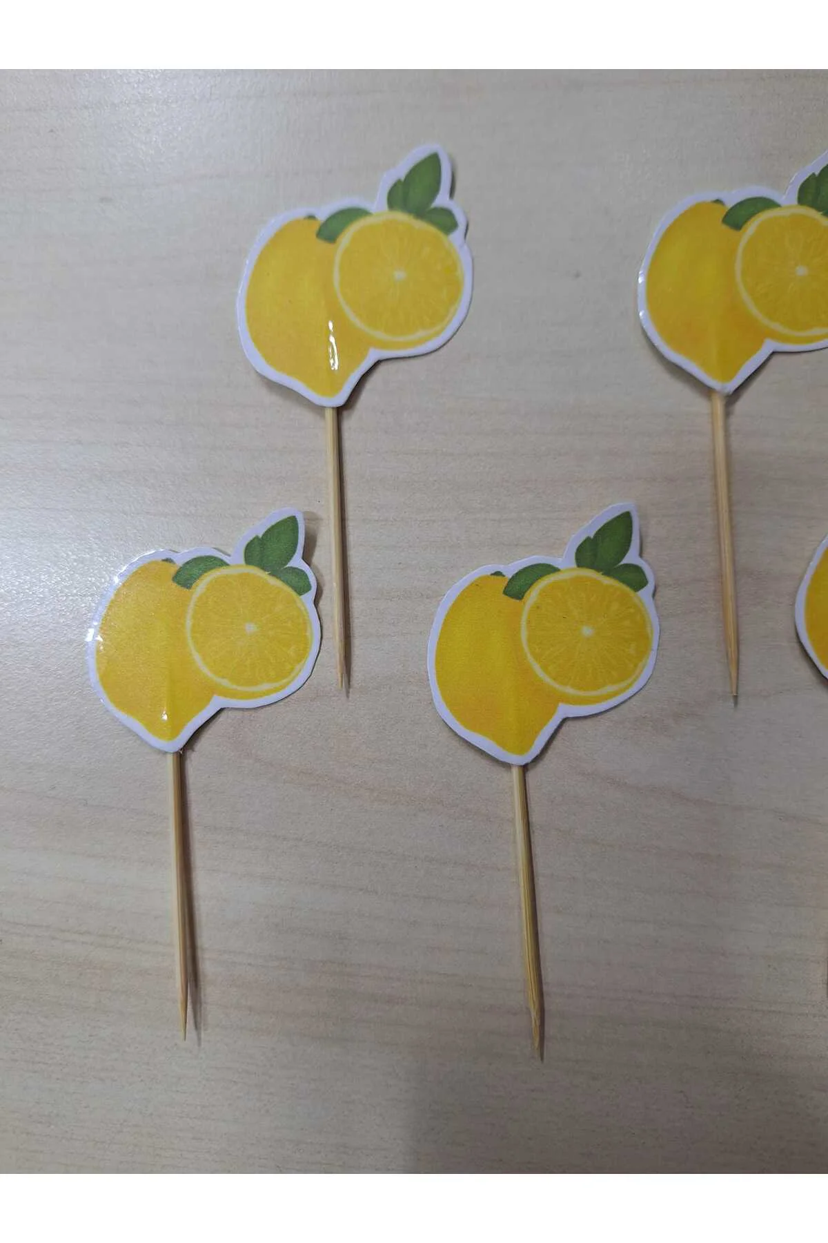 LİMON TEMALI KÜRDAN KUPKEK PASTA SÜSÜ 15 ADET