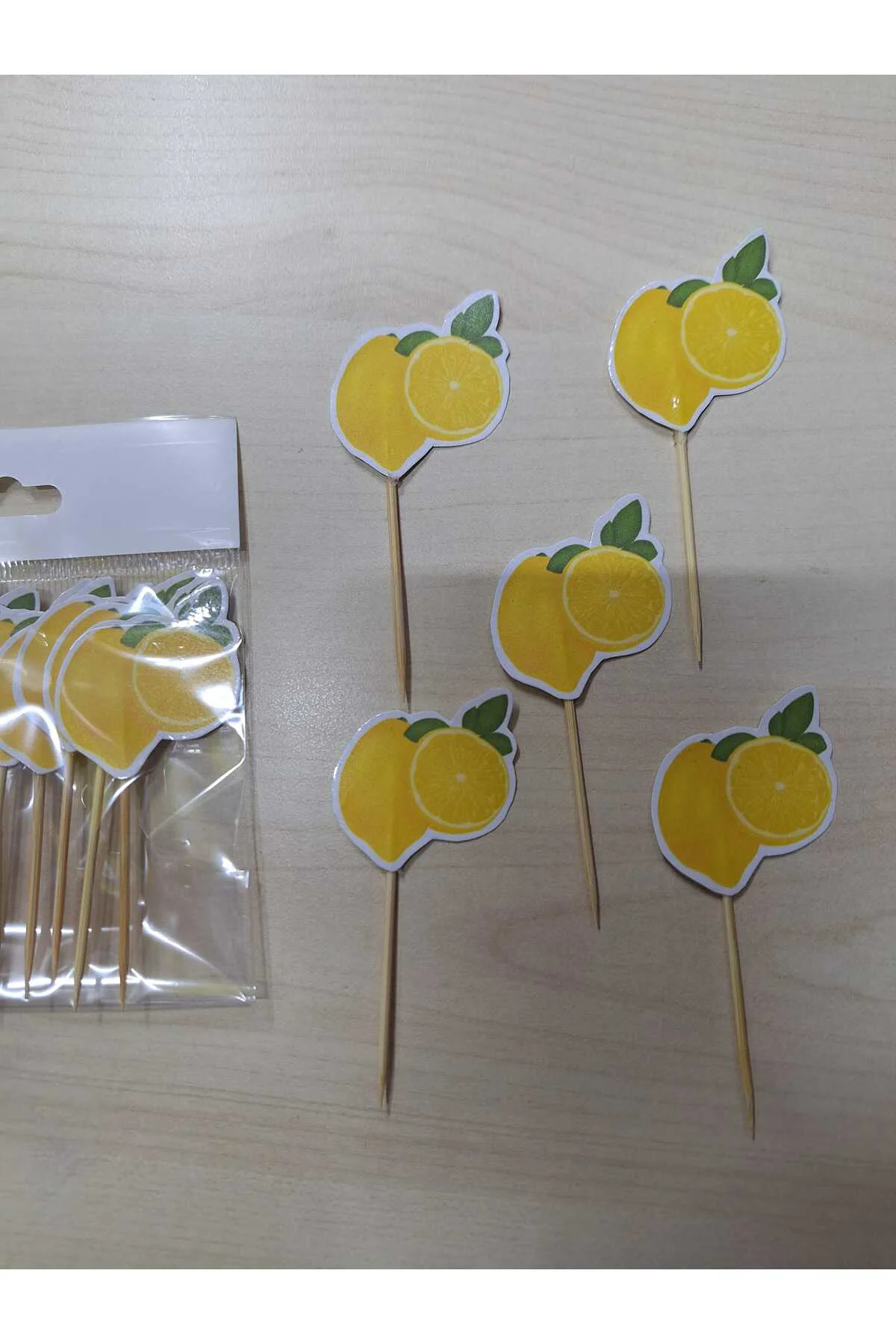 LİMON TEMALI KÜRDAN KUPKEK PASTA SÜSÜ 15 ADET