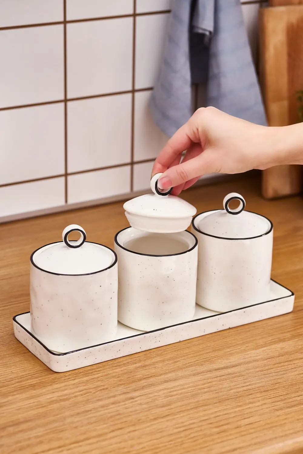 Lina Line 3'lü Standlı Vakumlu Kapaklı Baharat Takımı 400 Ml Lina Line 3'lü Standlı Vakumlu Kapaklı Baharat Takımı 400 Ml