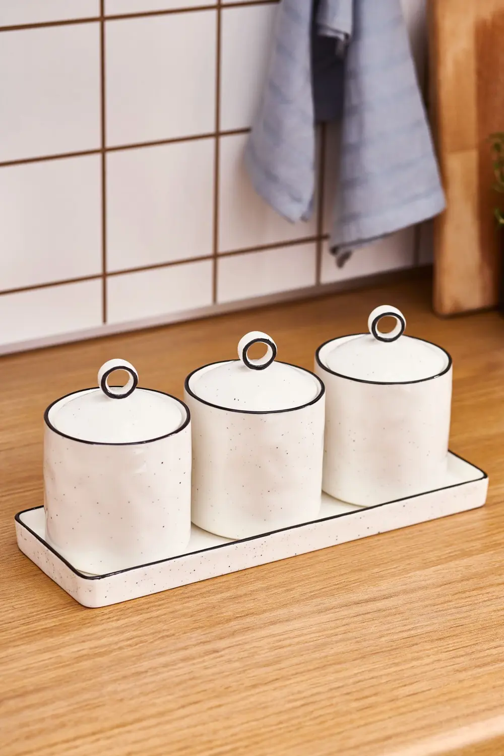 Lina Line 3'lü Standlı Vakumlu Kapaklı Baharat Takımı 400 Ml Lina Line 3'lü Standlı Vakumlu Kapaklı Baharat Takımı 400 Ml