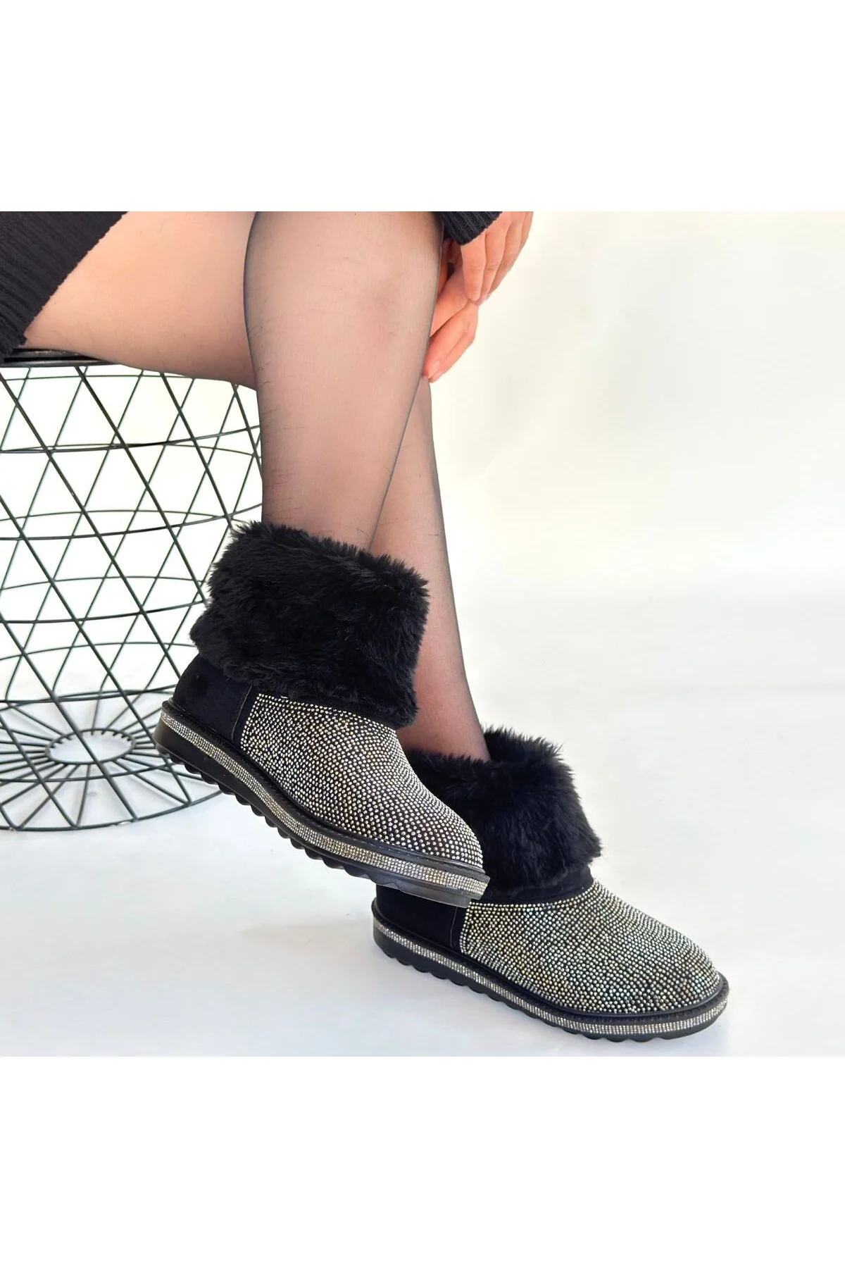 Linka Siyah Süet Gümüş Boncuk İşlemeli Bot - Lisinya